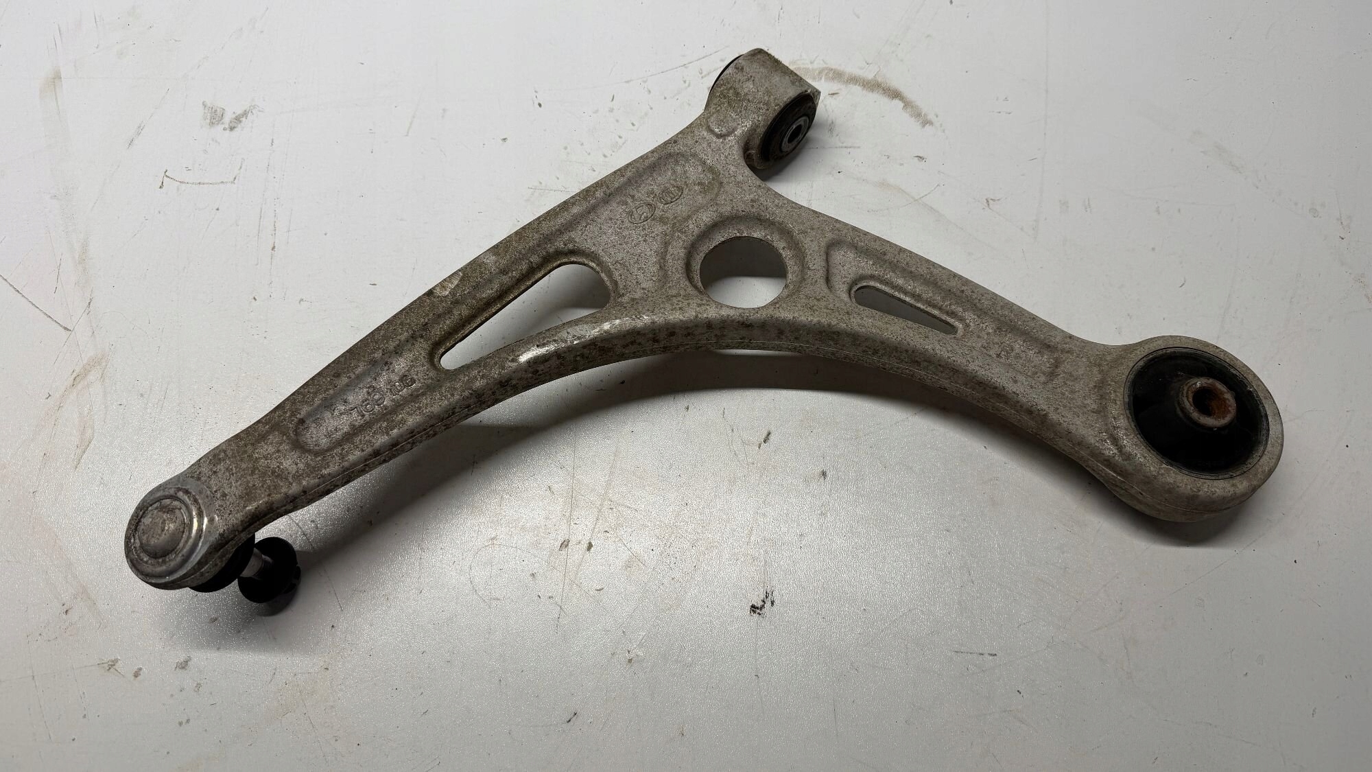 HYUNDAI KONA EV arm right front front 17-23