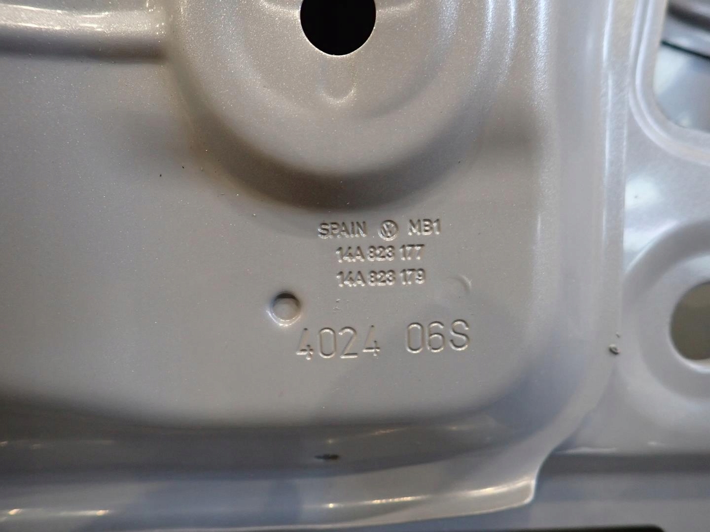 bonnet VW ID7 2023- 14A823177