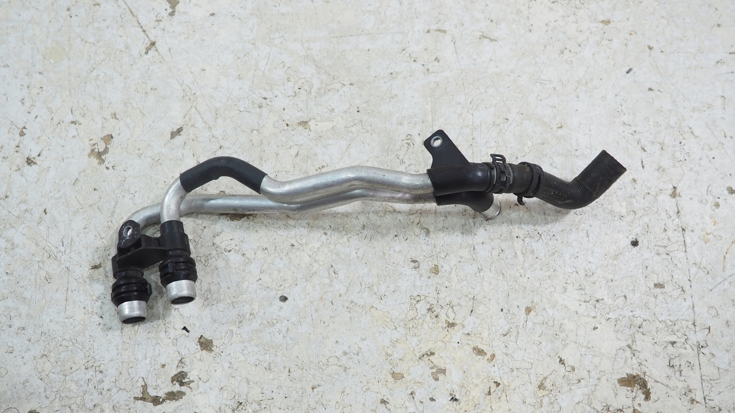 Audi A4 A5 A6 Q5 crijevo prijenos vode 4G0145931G