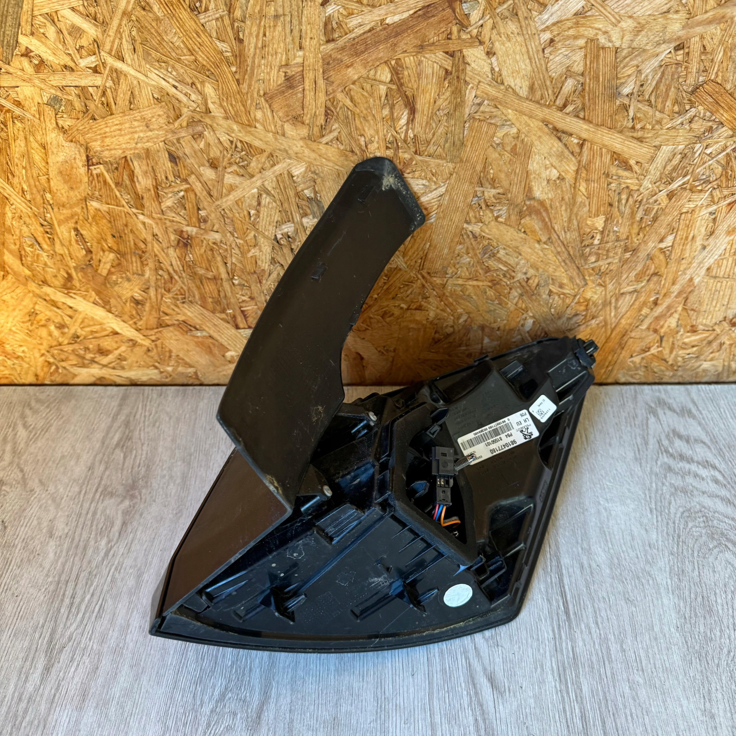 light rear left PEUGEOT 3008 II 9810477180