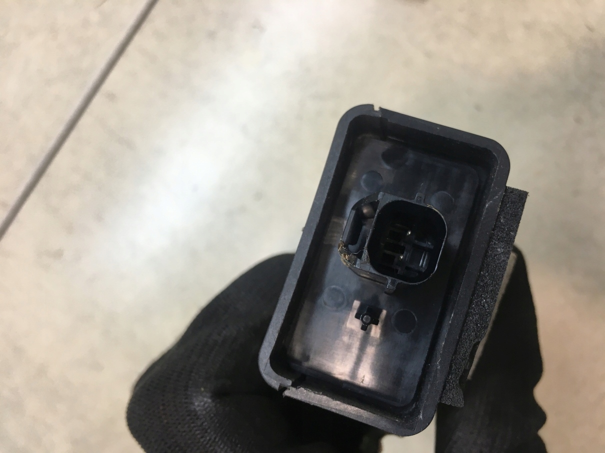 lock door right front VOLVO V40 2 PIN