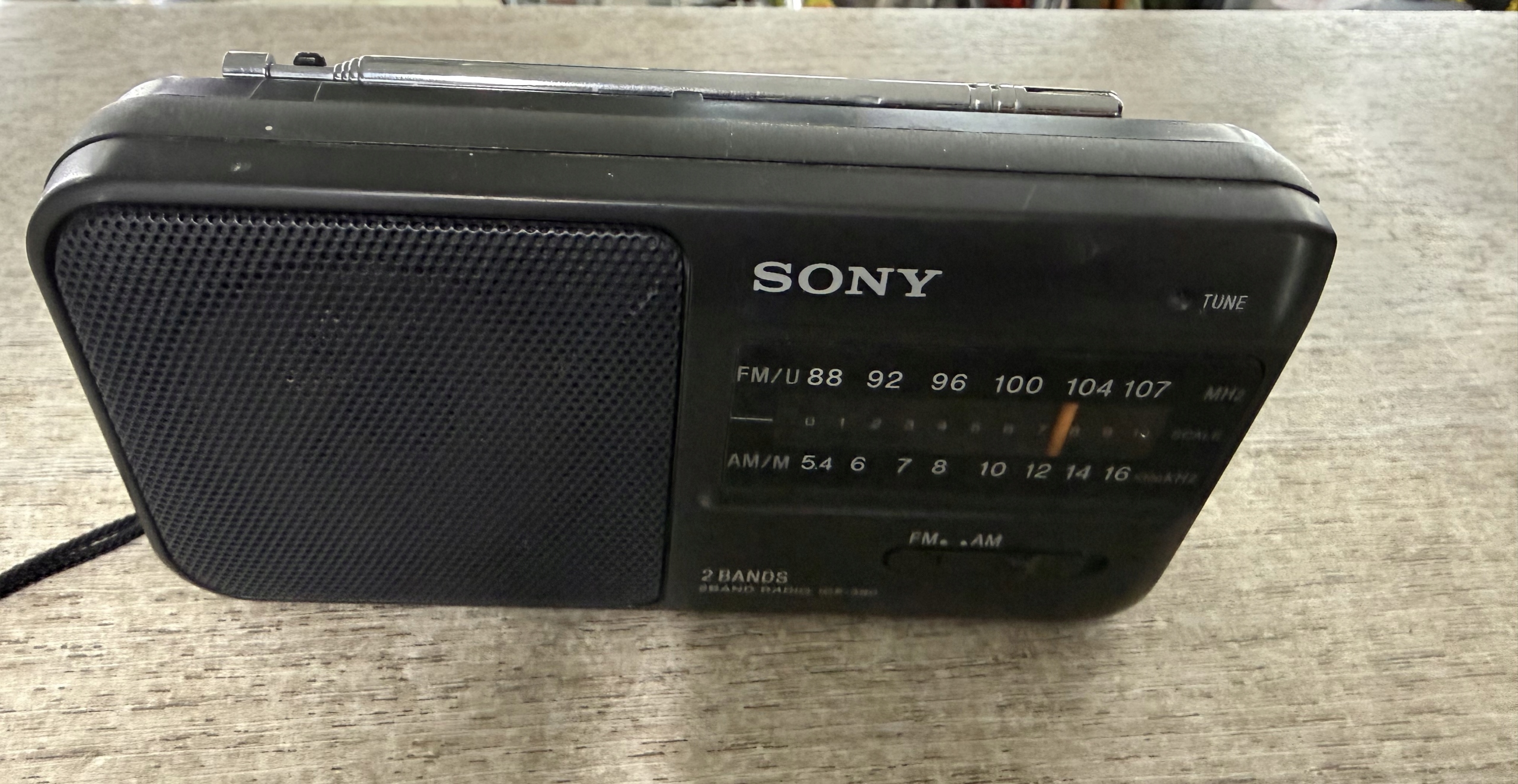 RADIO KIESZONKOWE SONY ICF-390