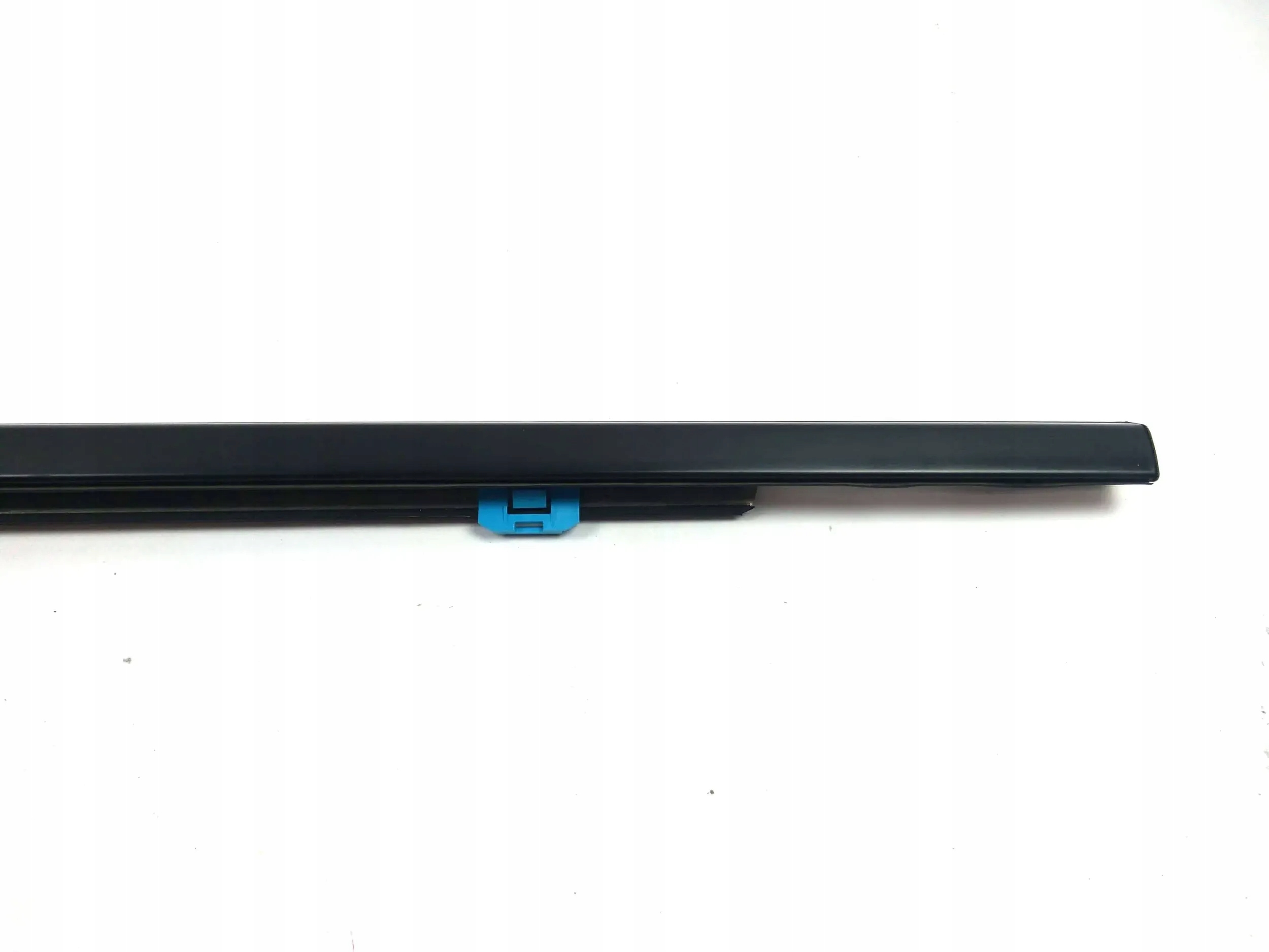 Chevrolet Silverado 1500 gasket moulding dust left front 2019+