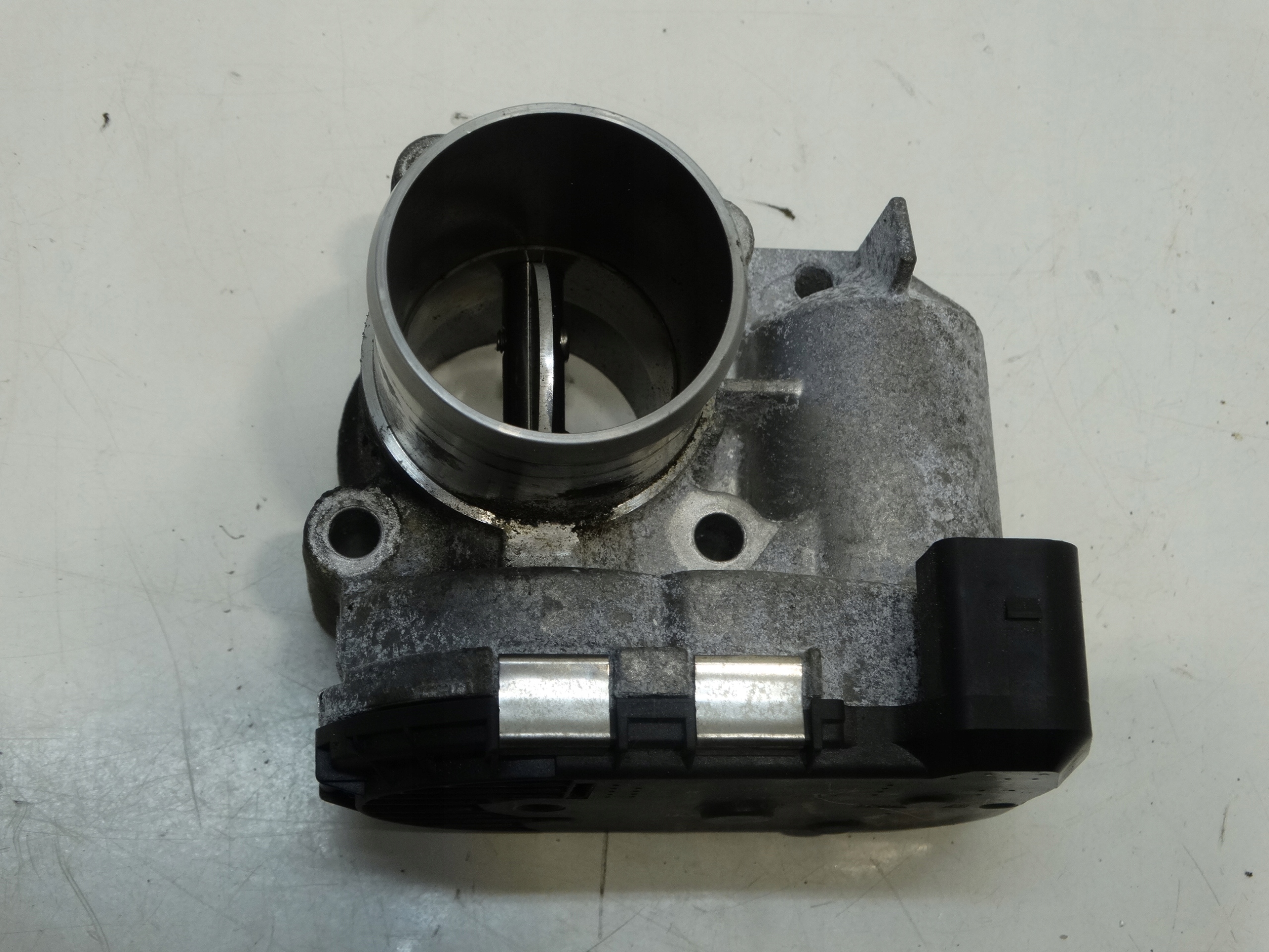 8200330810--E - ПОВІТРЯНИЙ ДЕМПФЕР RENAULT 2.0 DCI 8200330810E