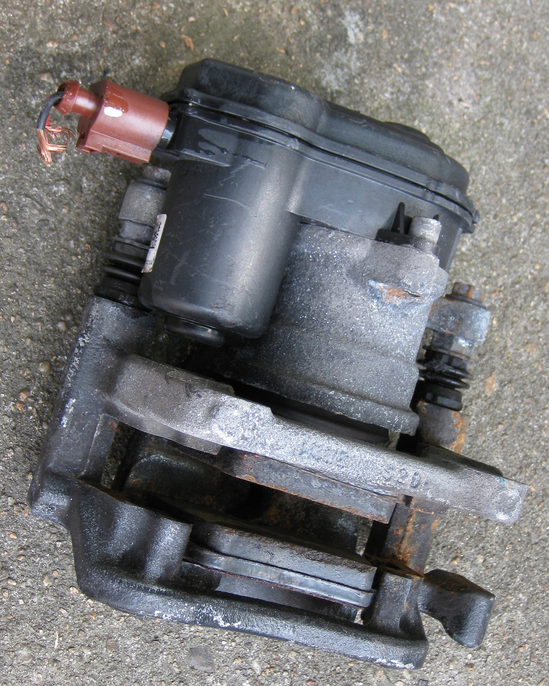 JAGUAR XJ X351 FL 3.0D 16R caliper HAMULCOWU left rear part