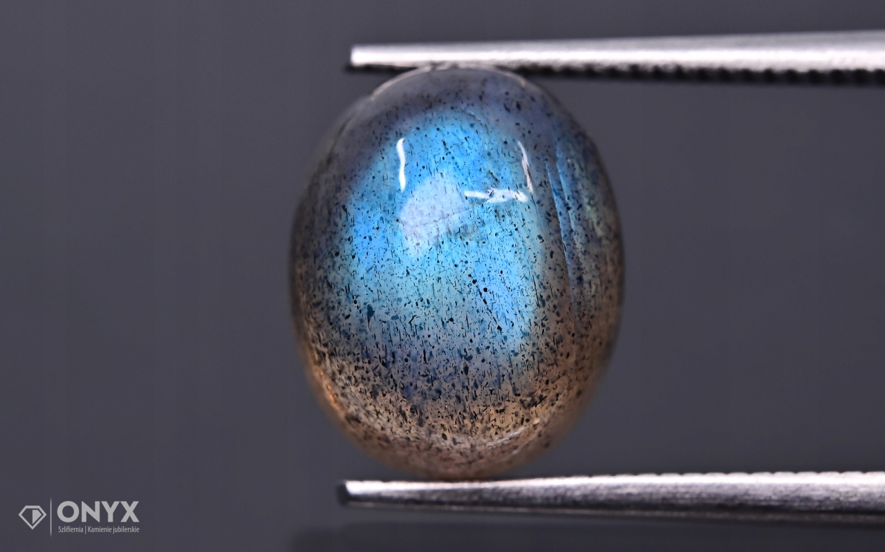 Labradorit kabošon A ovál 11x9 mm