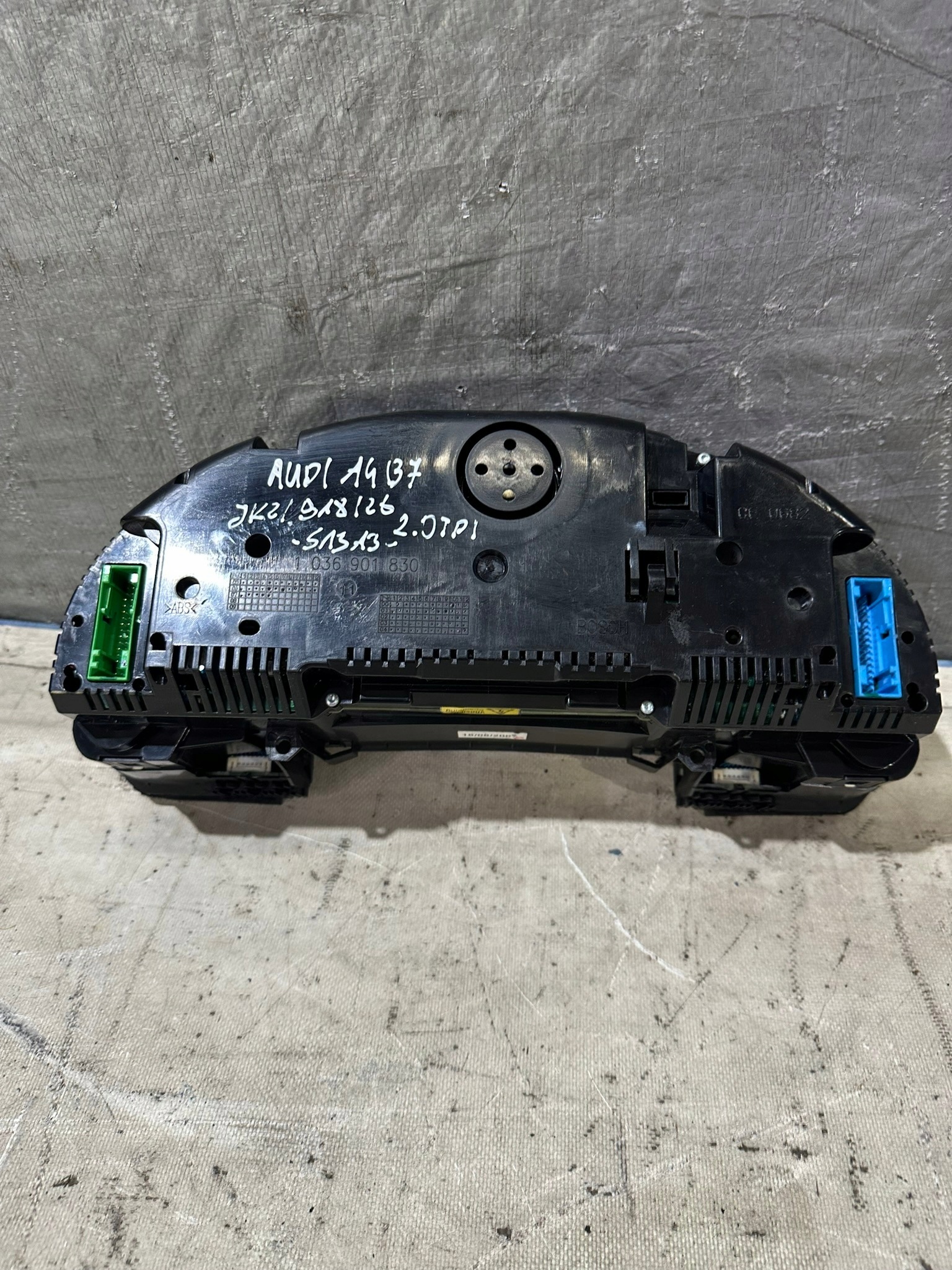 dials AUDI A4 B7 2.0TDI 0263664226