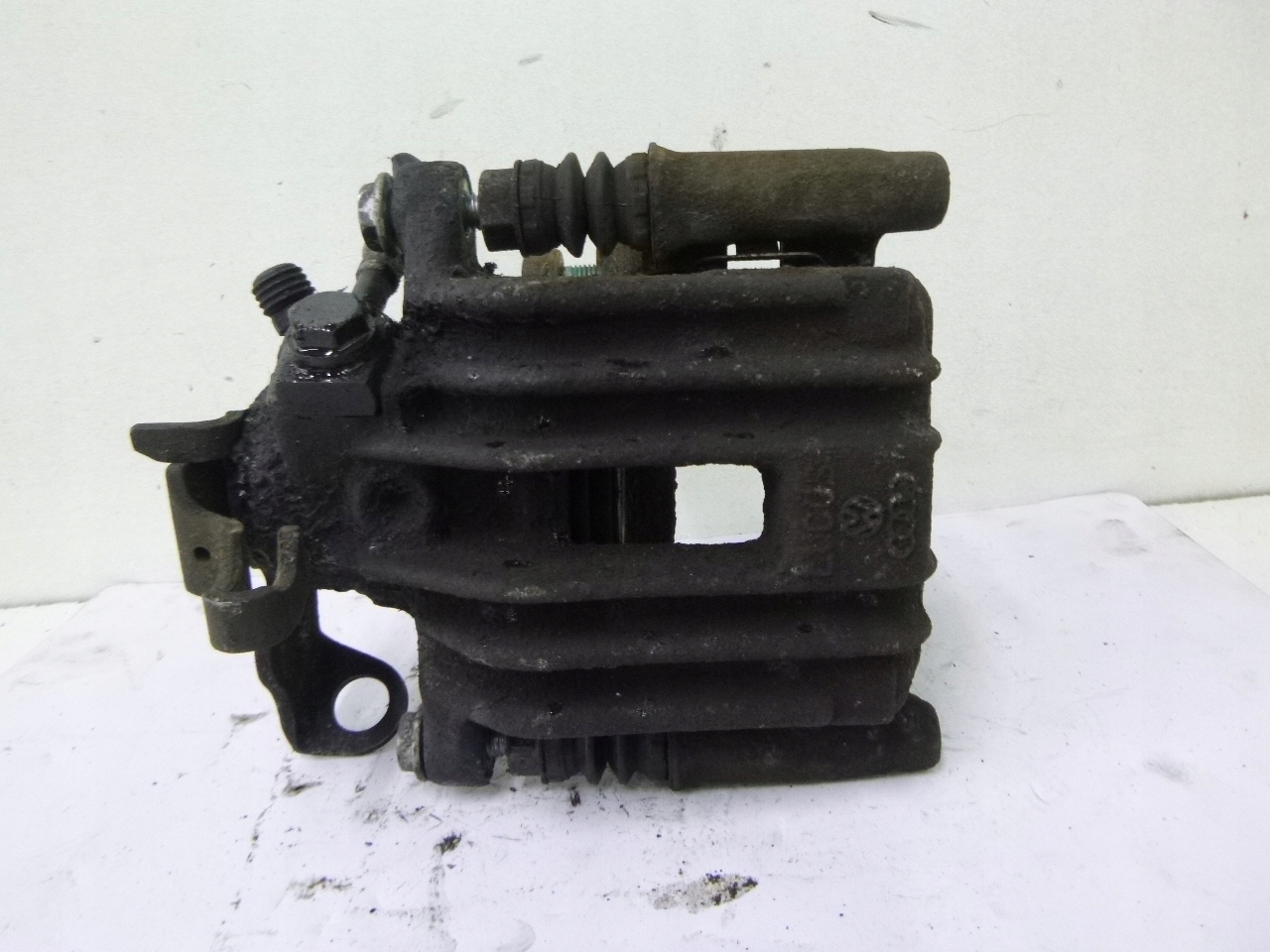 caliper brake rear part Volkswagen Bora 2.3 02r.