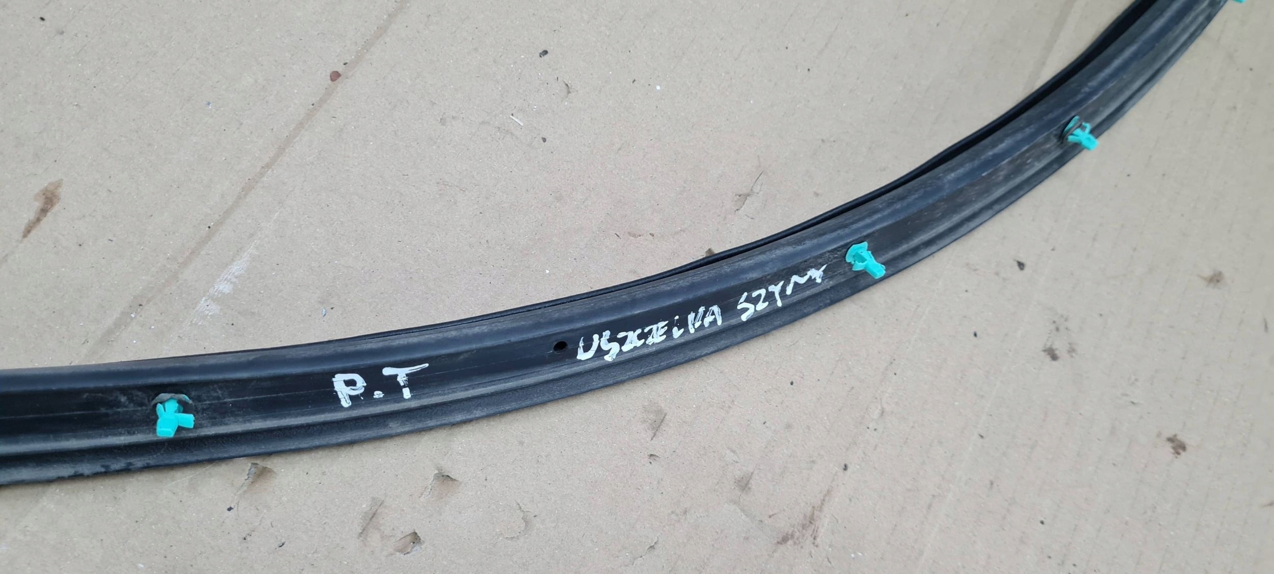 Chrysler Pacifica 2022 gasket rubber upper SZYNY right right rear part