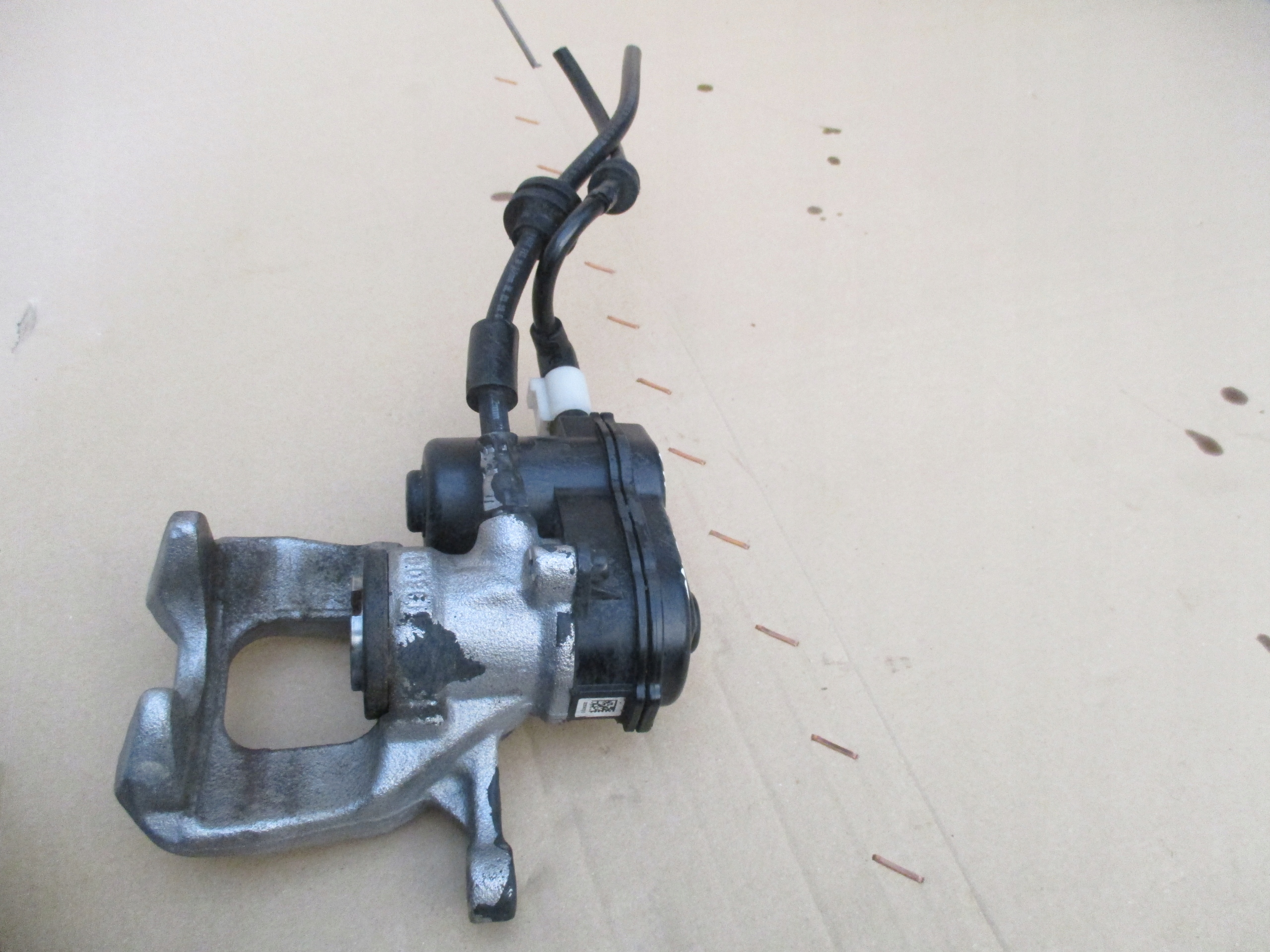 caliper left rear part Jeep Compass II 2 17r