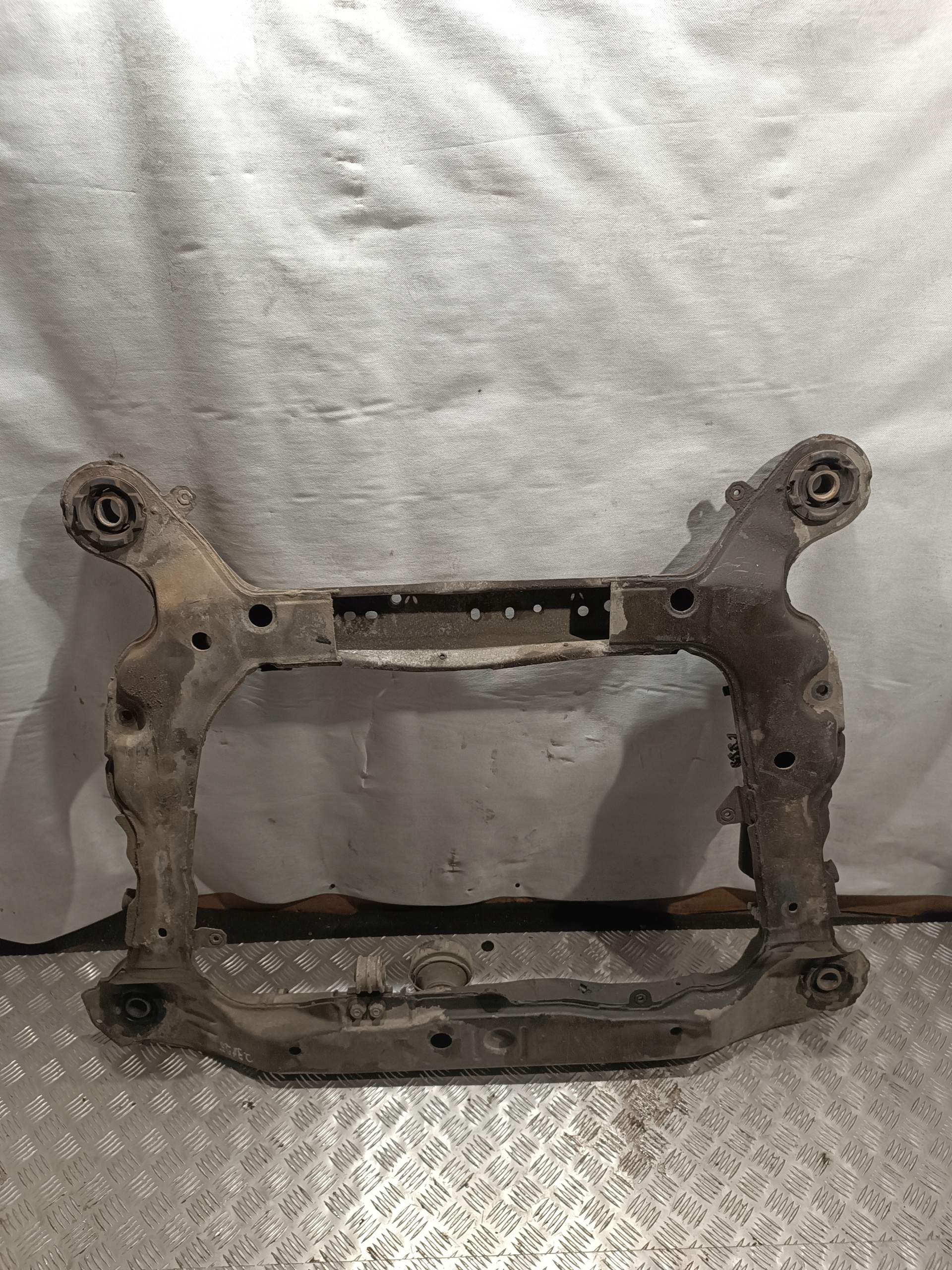 axle beam subframe front VOLVO S60 2000r 2.4B