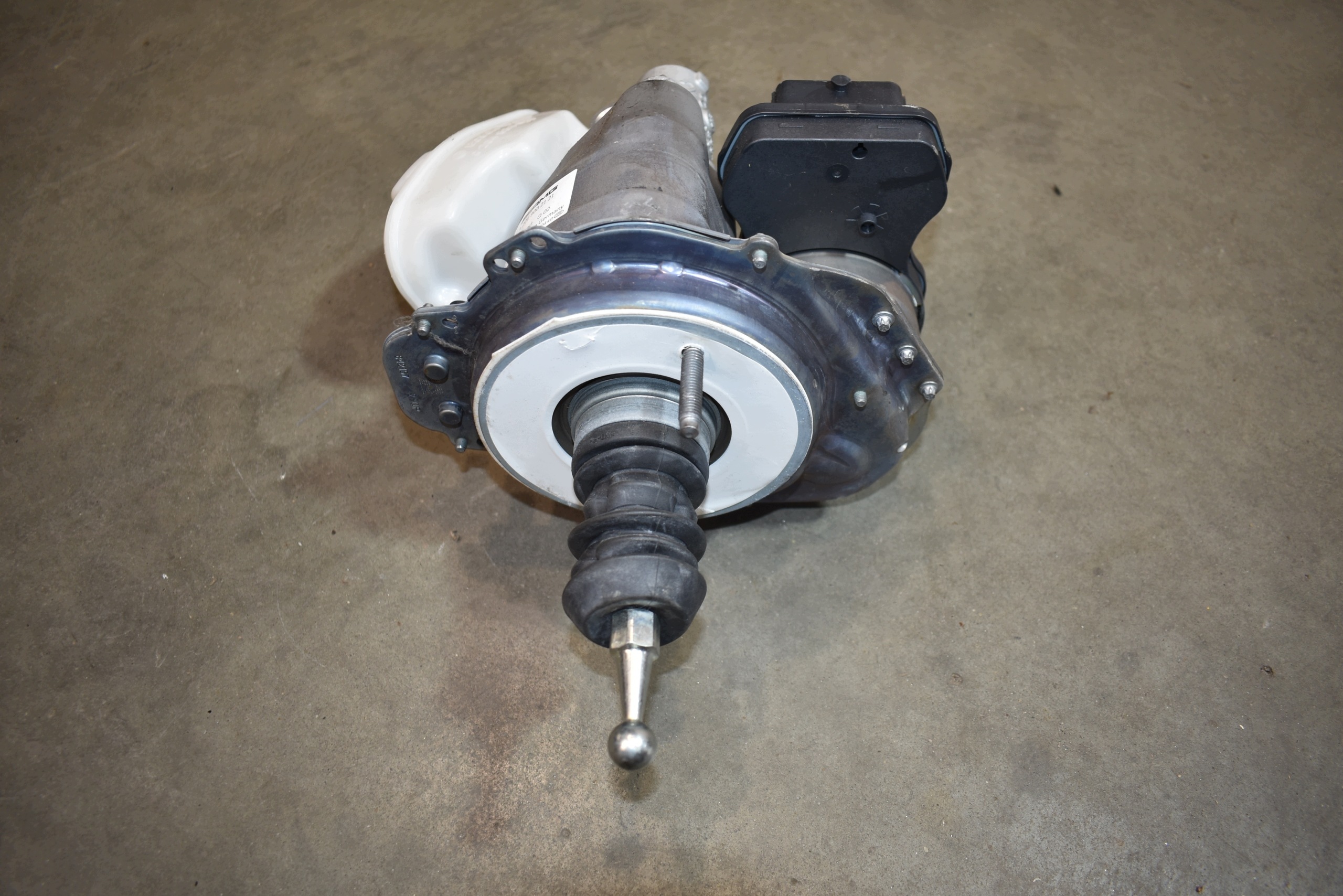 IDEALNE Servo bremsen AMG MERCEDES W206 C63 1