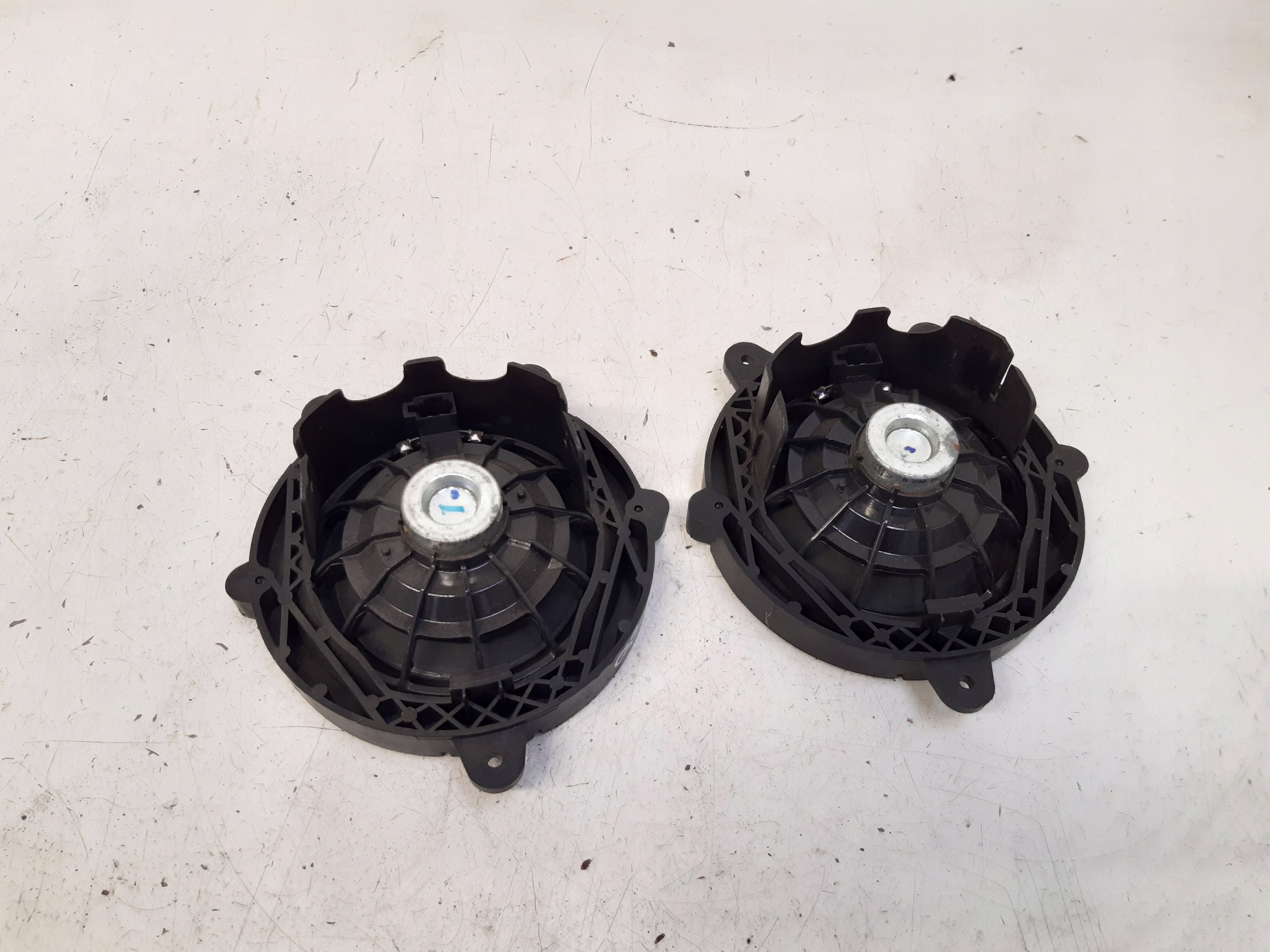 speaker 8200167235 Renault Twingo II