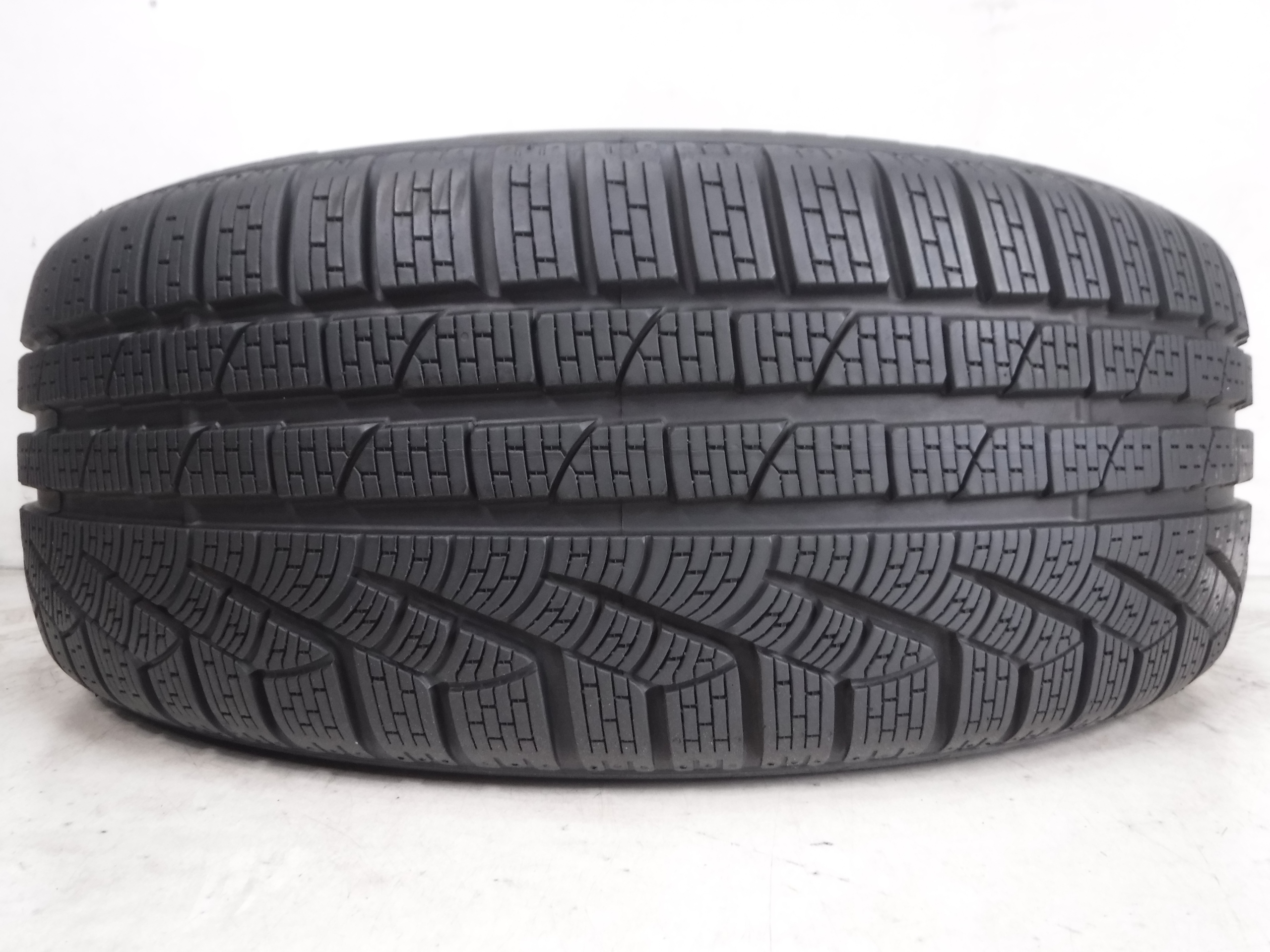 PIRELLI SOTTOZERO WINTER 210 II 235/55/18 104H Szerokość opony 235 mm