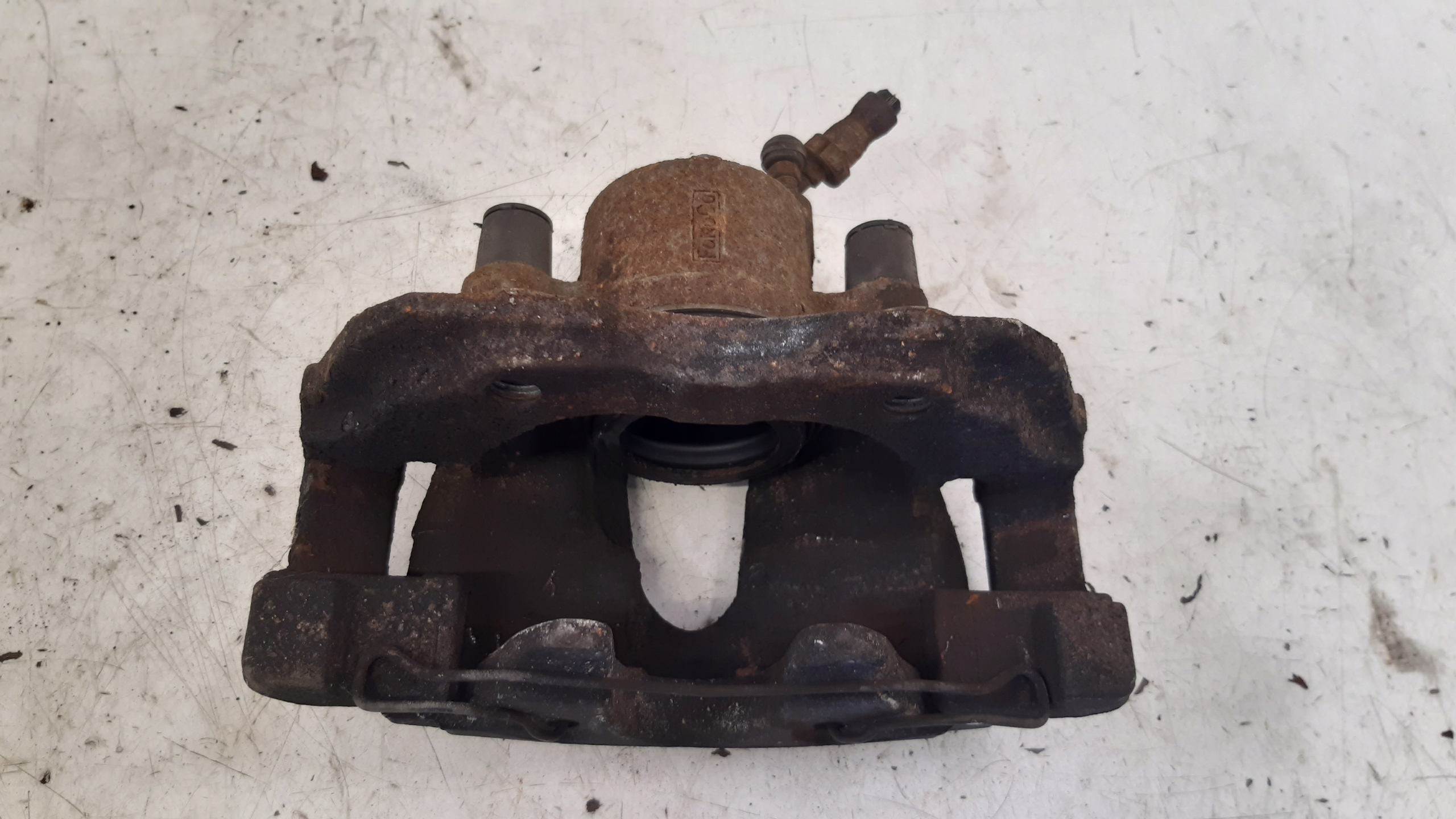 třmen pravý/ levý předek para Ford C-MAX MK2