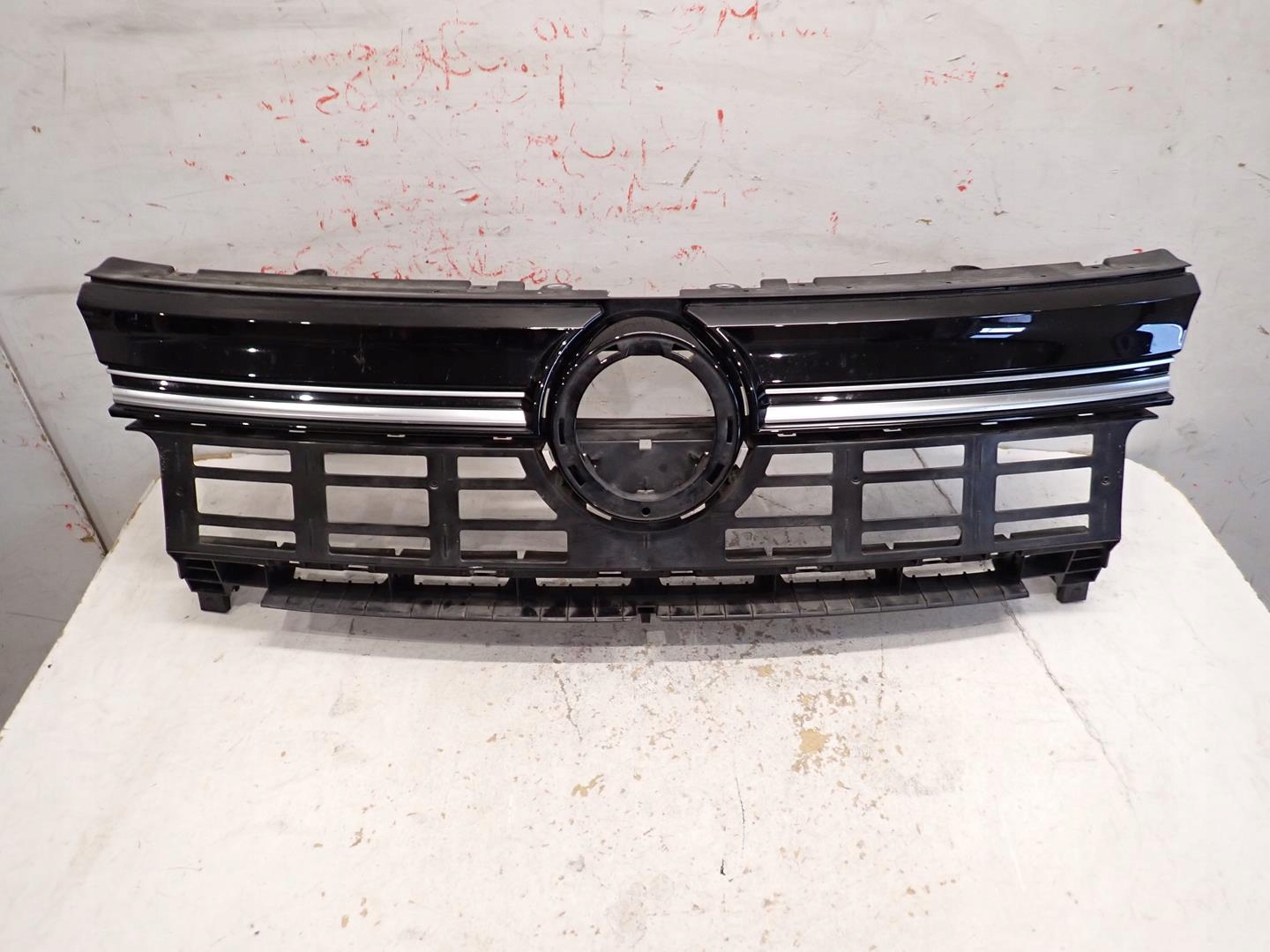 grille VW T7 2021- 7T0807381D