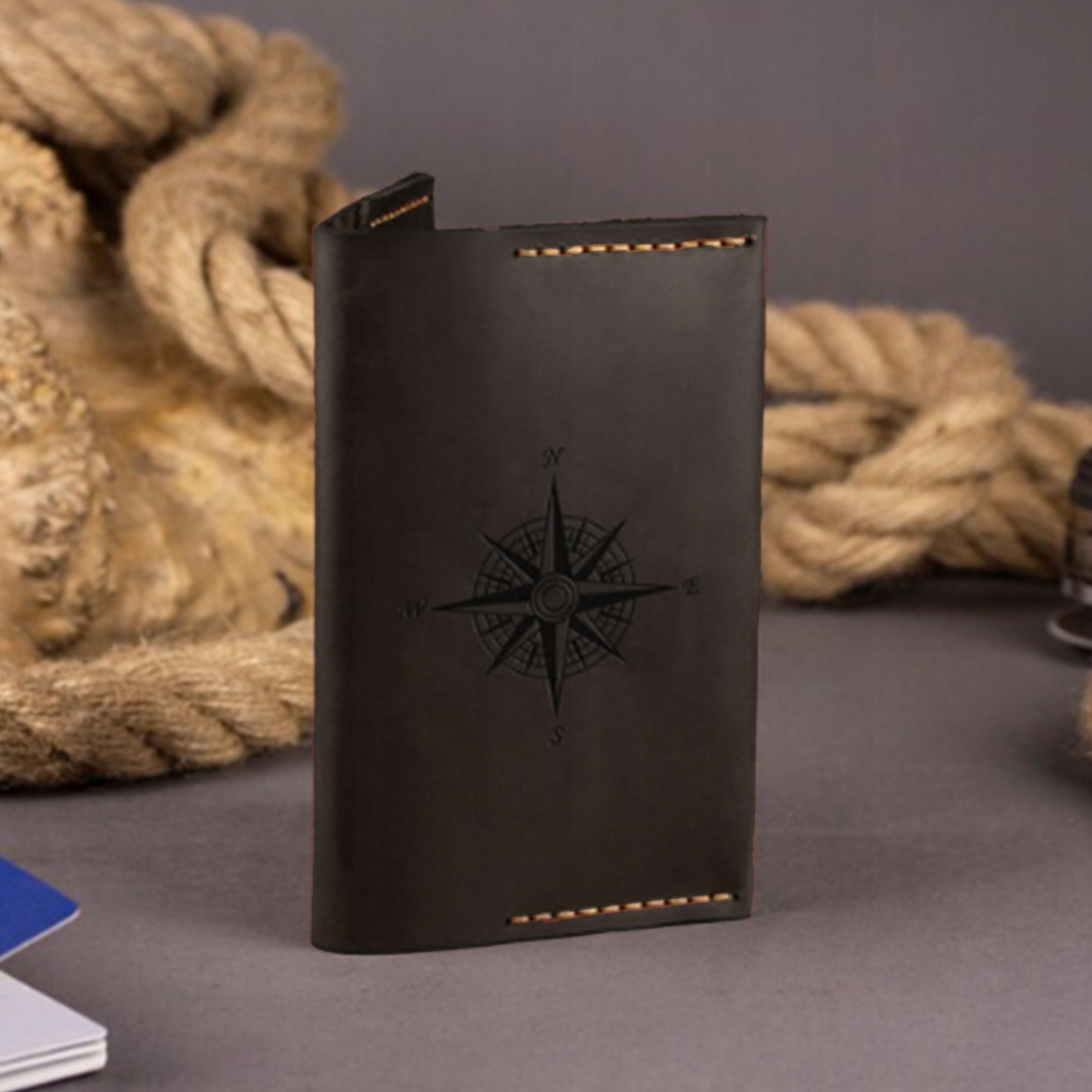 Pouzdro na cestovní pas kožené s gravírováním s iniciálami se jménem handmade