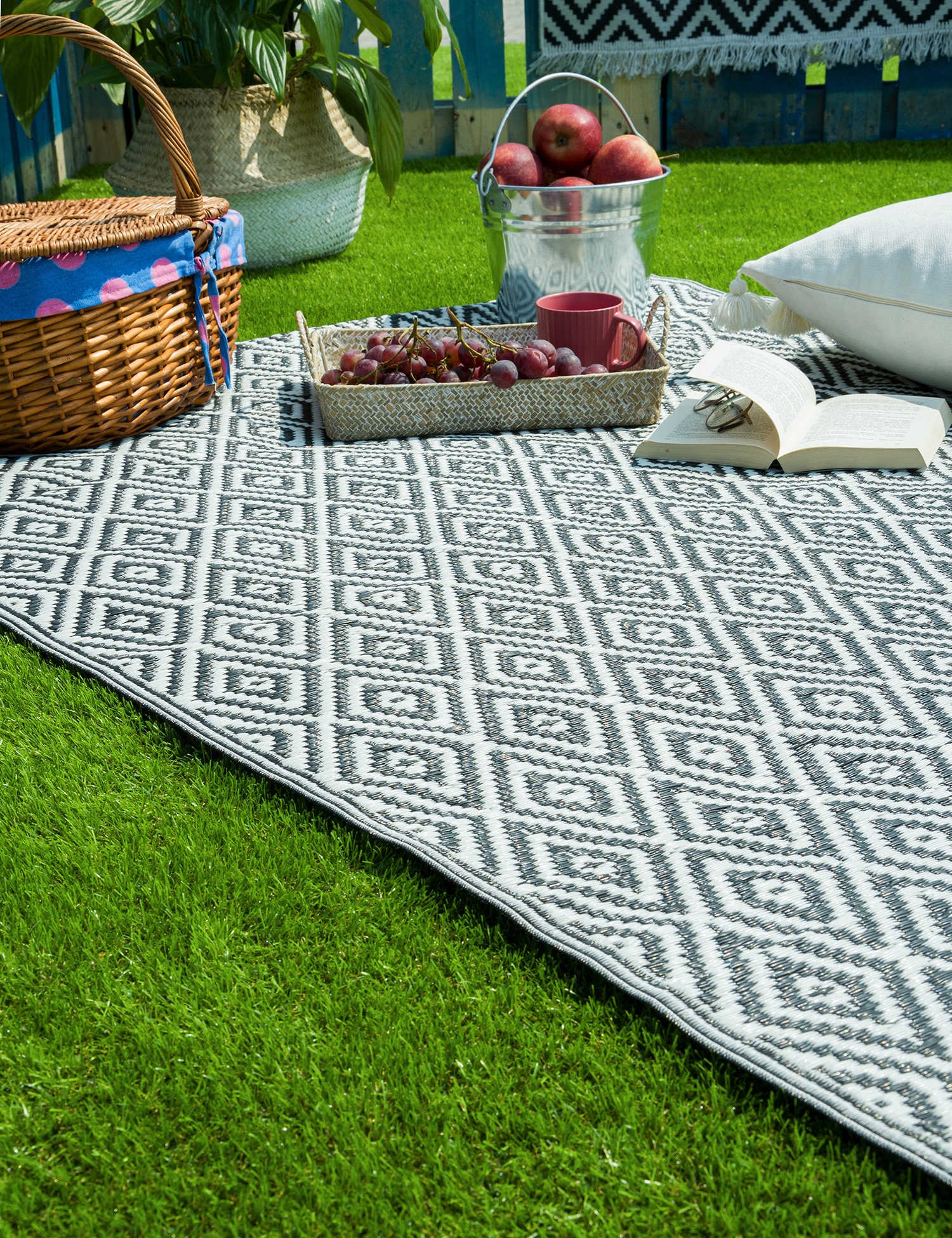 DYWAN ZEWNĘTRZNY TARASOWY DUŻY MATA NA BALKON KEMPING WODOODPORNY 160x220cm Materiał wykonania polipropylen