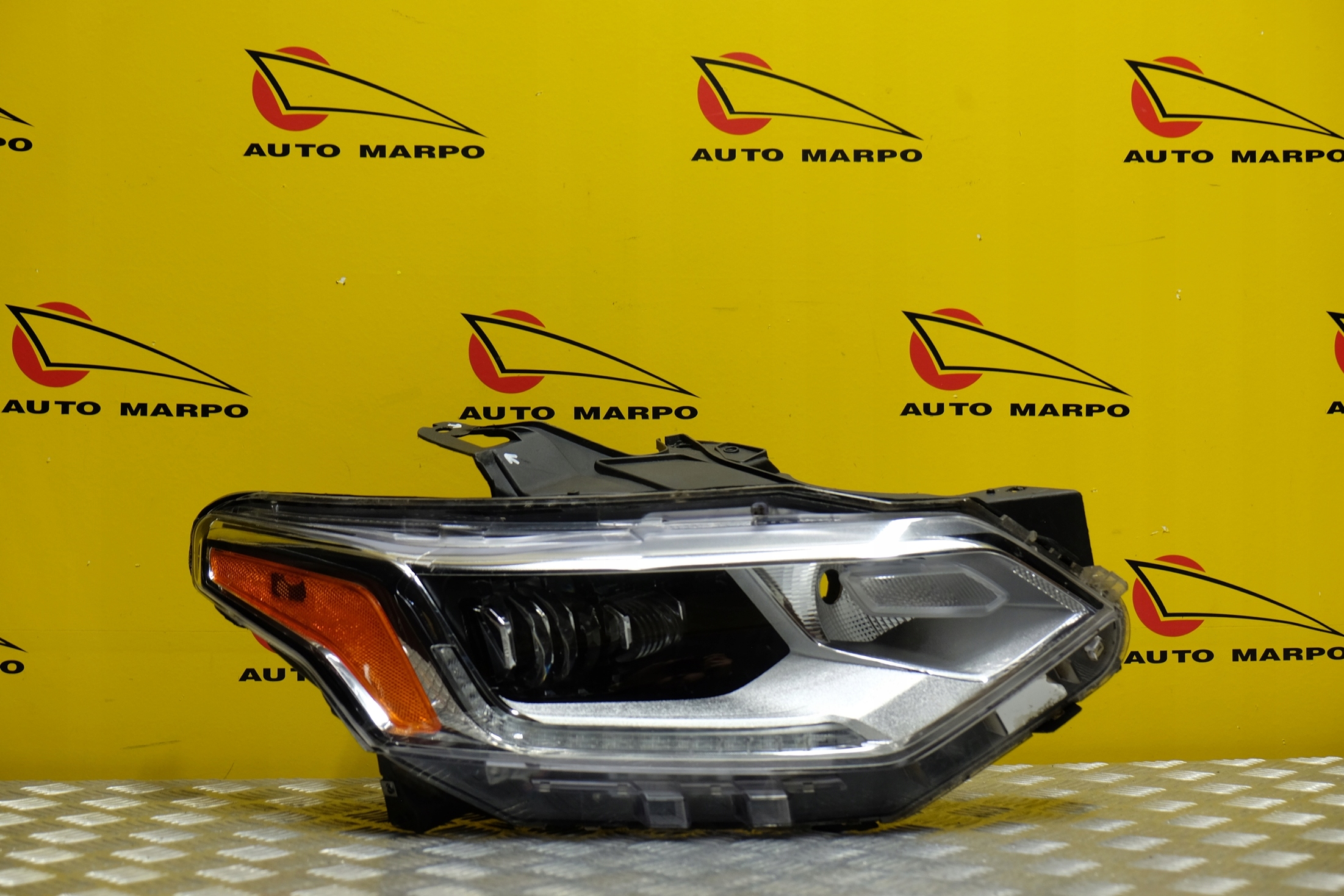 CHEVROLET TRAVERSE 2018- REFLEKTOR LAMPA LED R USA Producent części Chevrolet OE