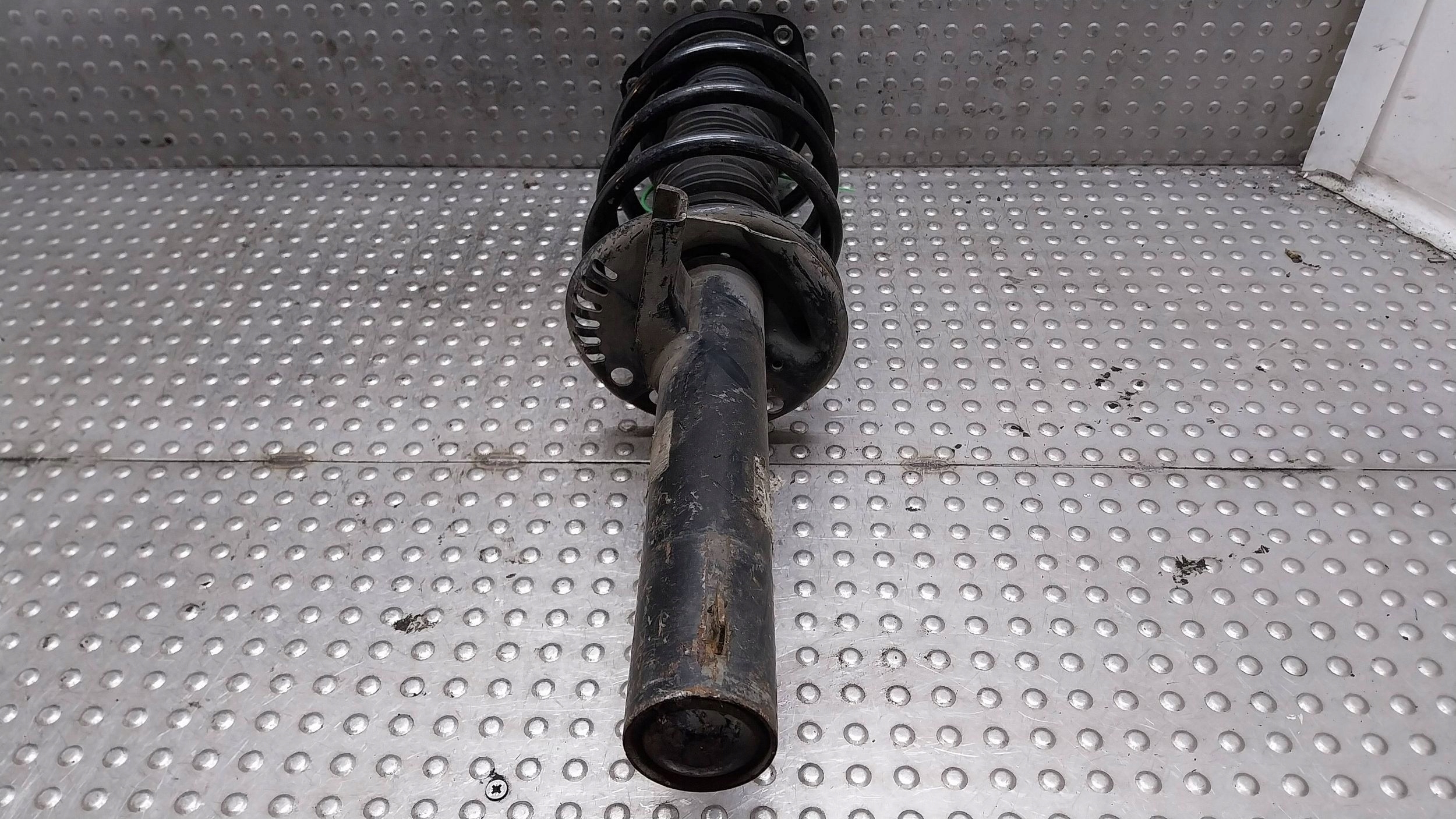 shock absorber left right front 1K0413031BF LEON II A3 GOLF V VI OCTAVIA II