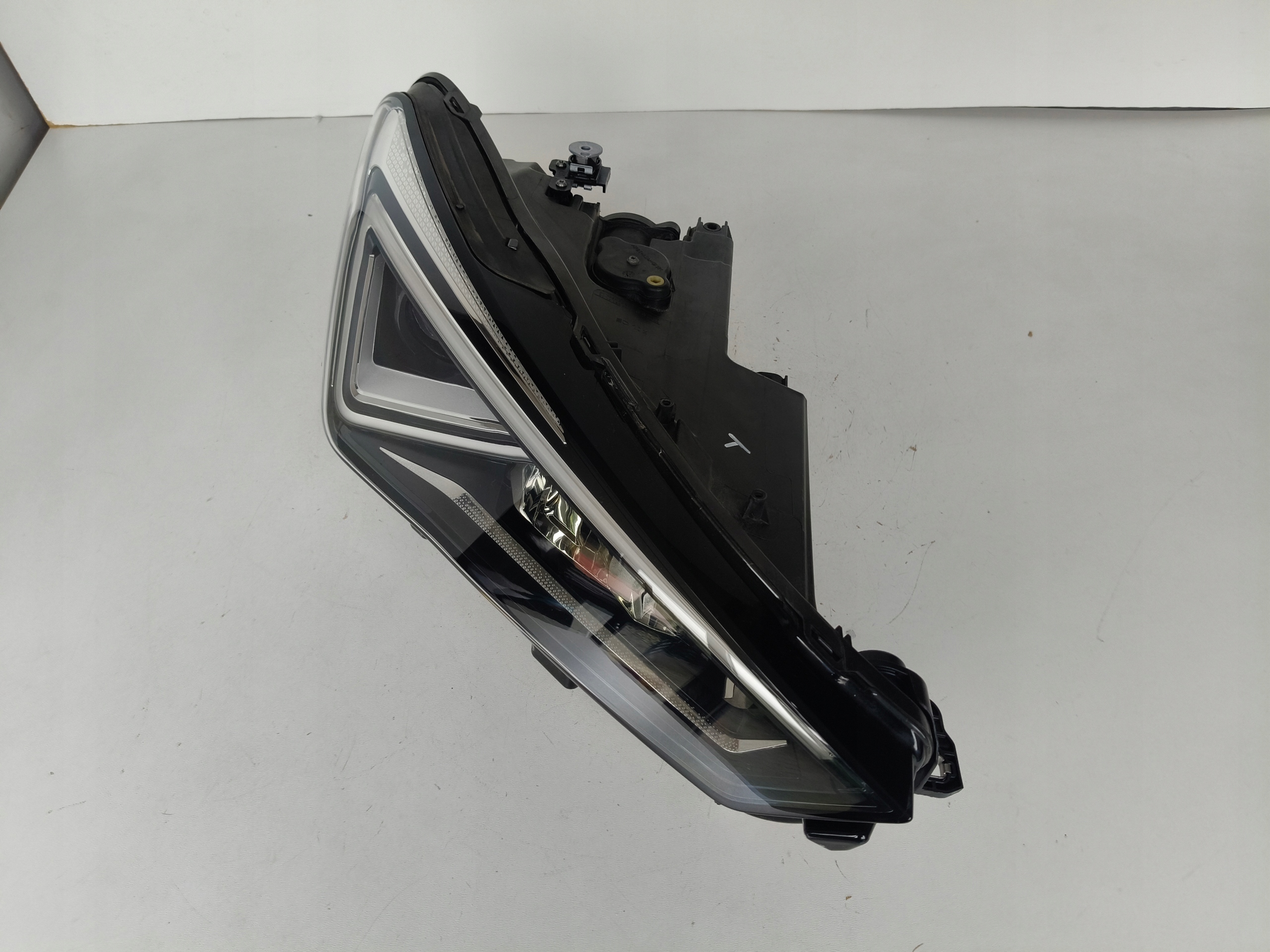light right REFLEKTOR SEAT TARRACO 5FJ 18- FULL LED