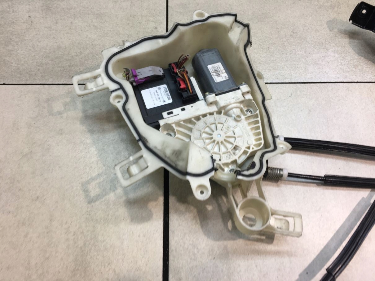 window regulator right front SEAT TOLEDO III 5P0837402A