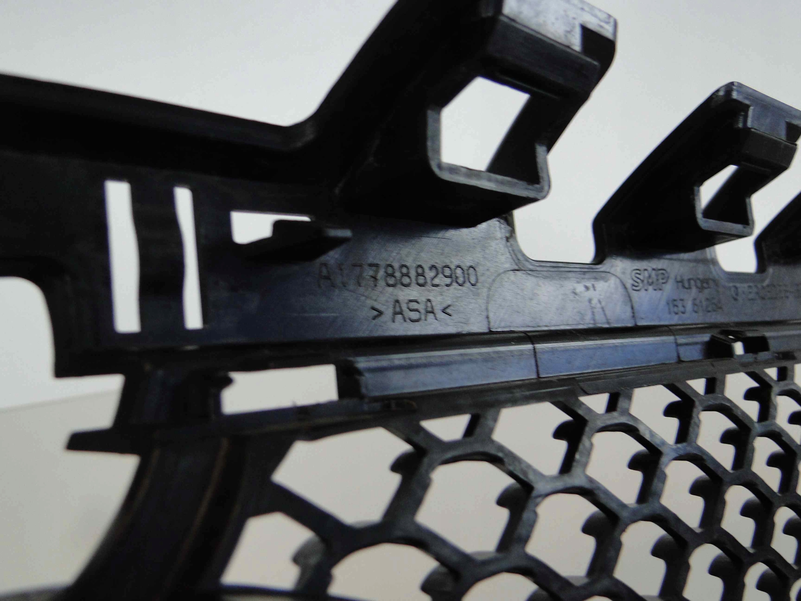 MERCEDES W177 177 GRILL ATRAPA 35 AMG KAMERA PTS Strona zabudowy przód