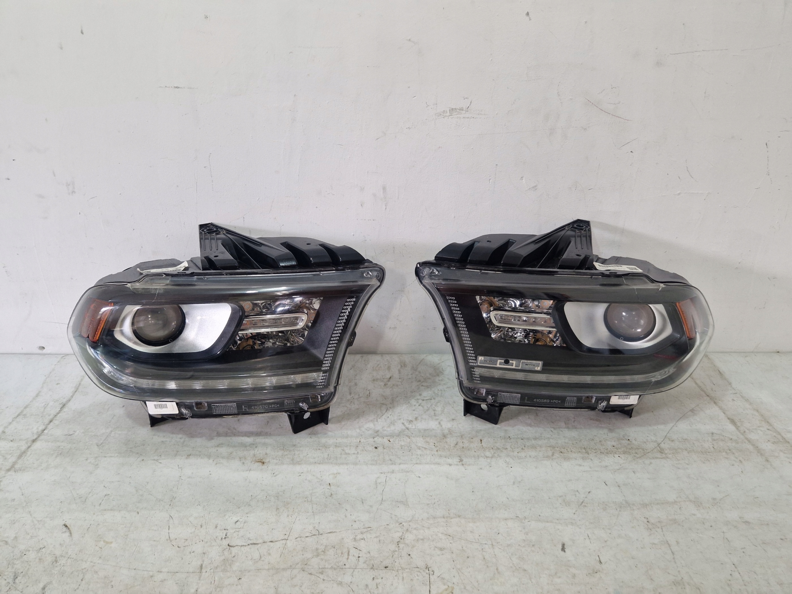DODGE DURANGO 2019- light XENON left right complete LED black WERSJA USA