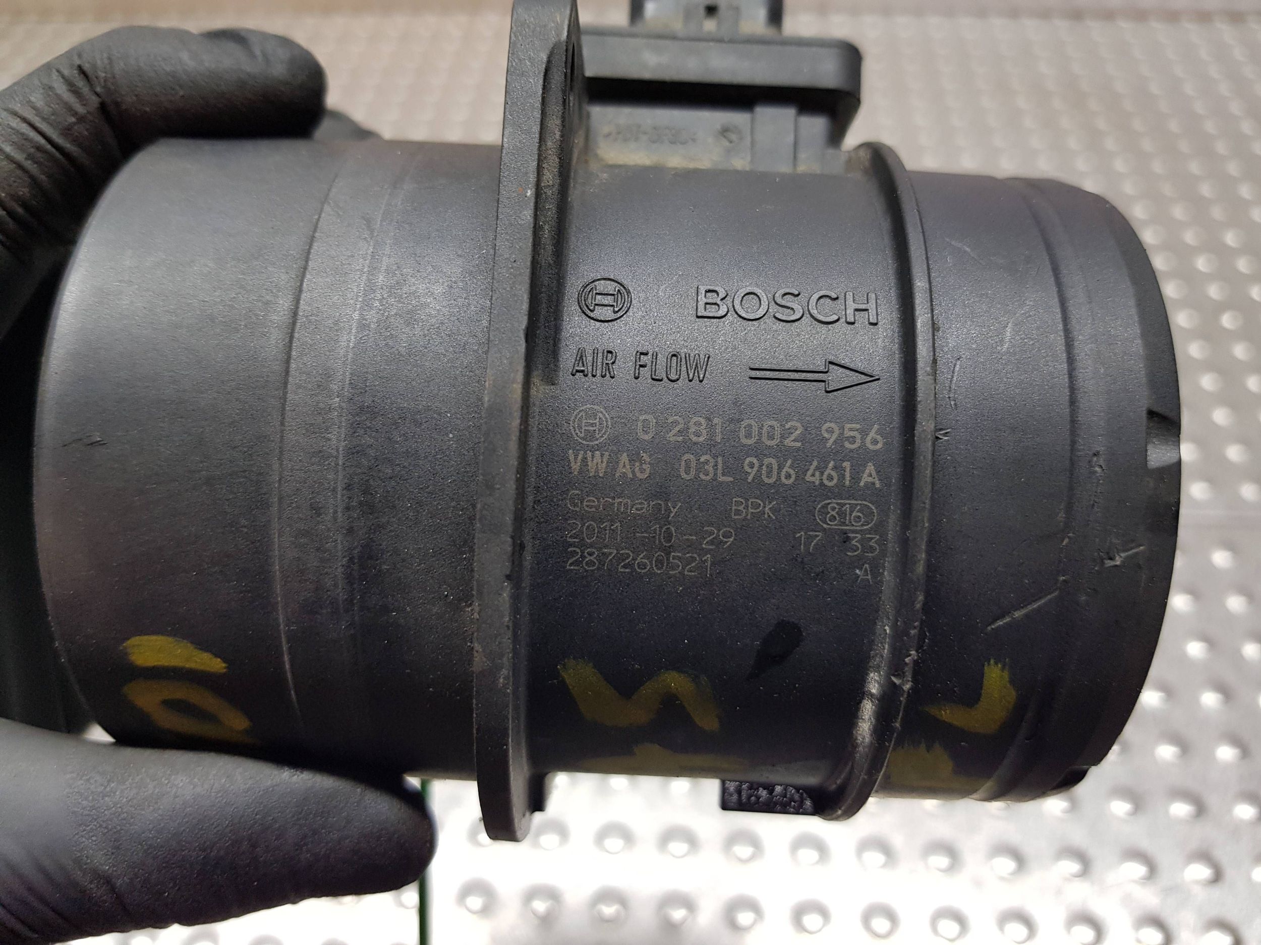 flow meter air 03L906461A AUDI A4 B8 A5 8T Q5 8R 2.0 TDI