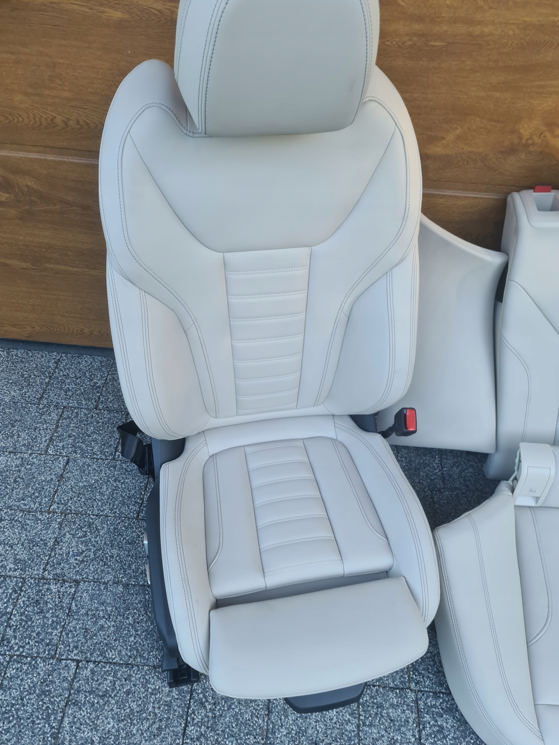 BMW G26 I4 комплект кресла /