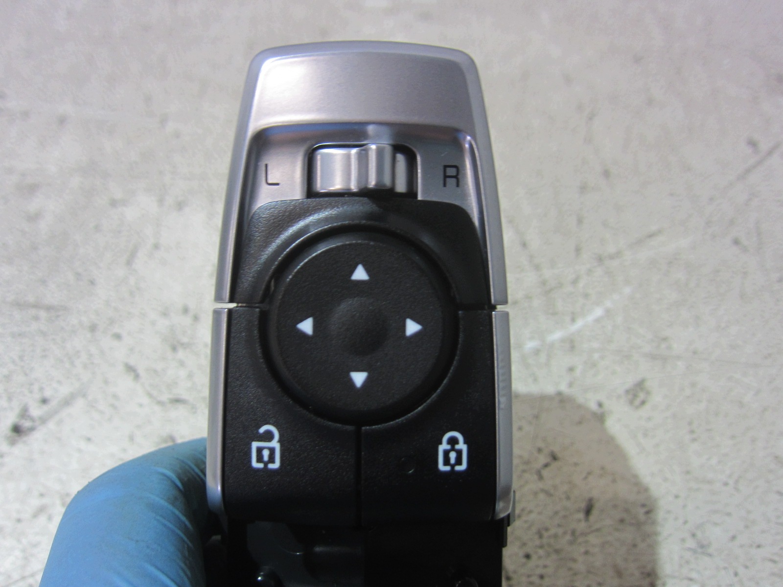 KIA SORENTO IV MQ4 control panel window control switch driver´s 93571-P2270