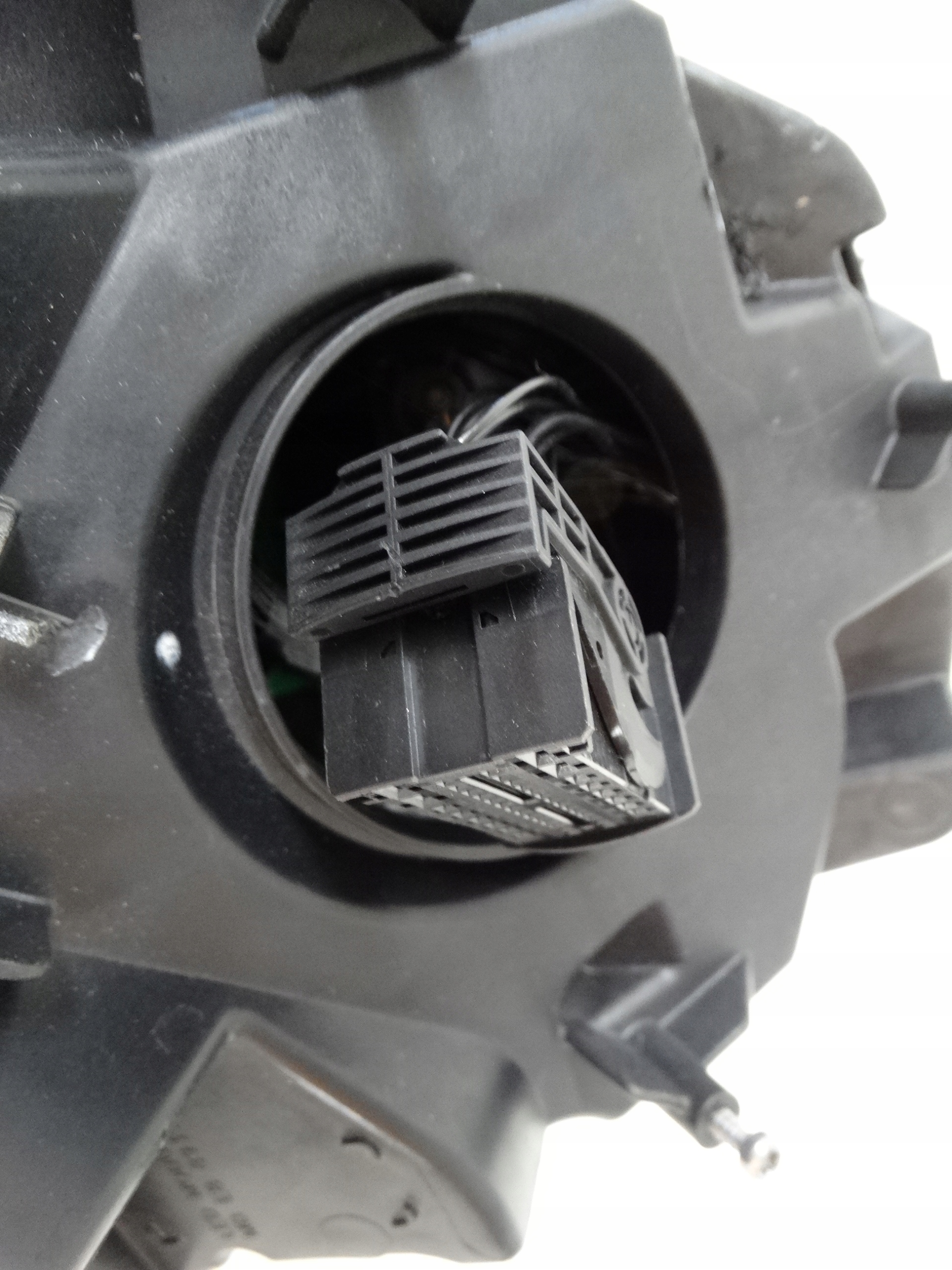REFLEKTOR light left SKODA KAROQ 57B941015B