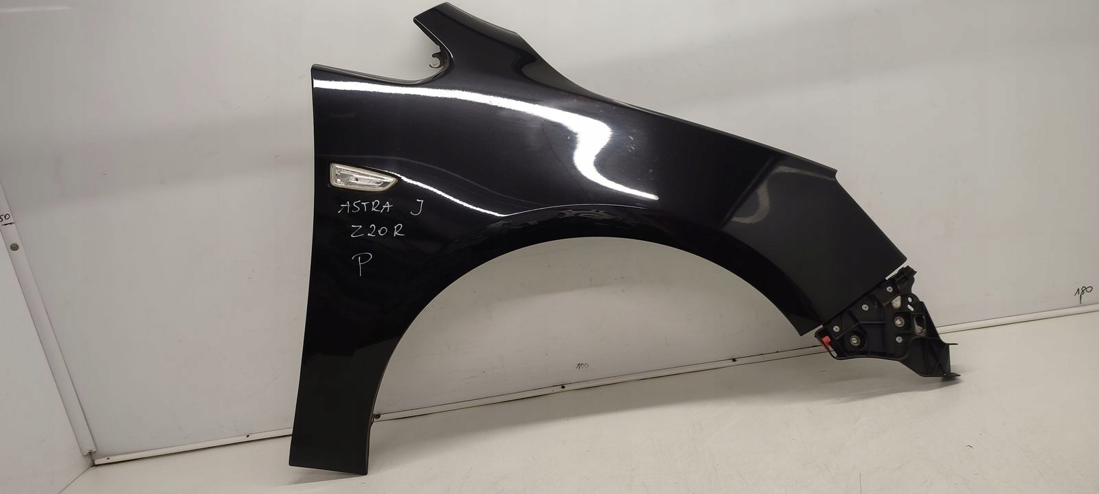fender right front front Opel Astra J kombi Z20R