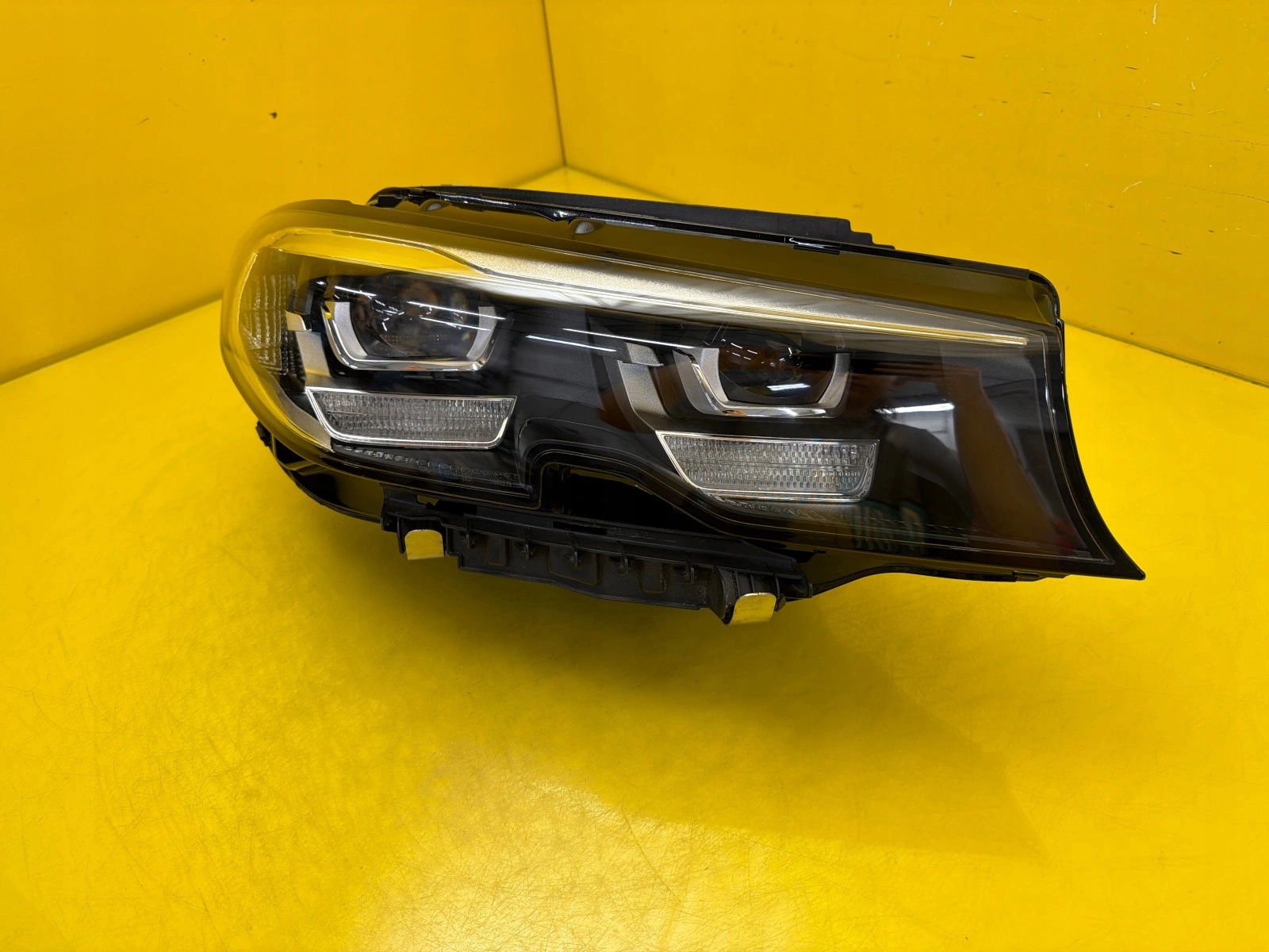 light right BMW 3 G20 G21 Full Led 5A1DB38-02