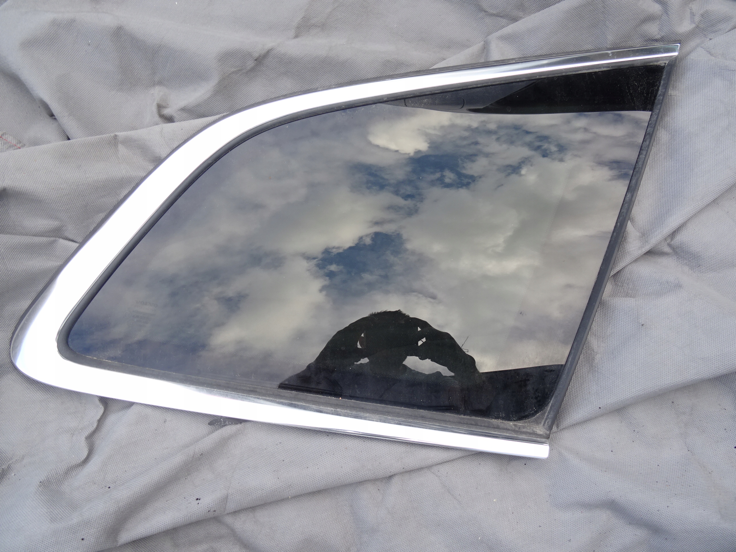 VOLVO XC60 II SZYBA KAROSERYJNA PRAWY TYŁ TYLNA 2018