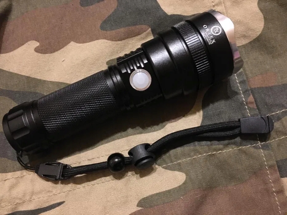 NAJMOCNIEJSZA LATARKA XHP90 POWERBANK USB SZPERACZ Marka Liderhoff