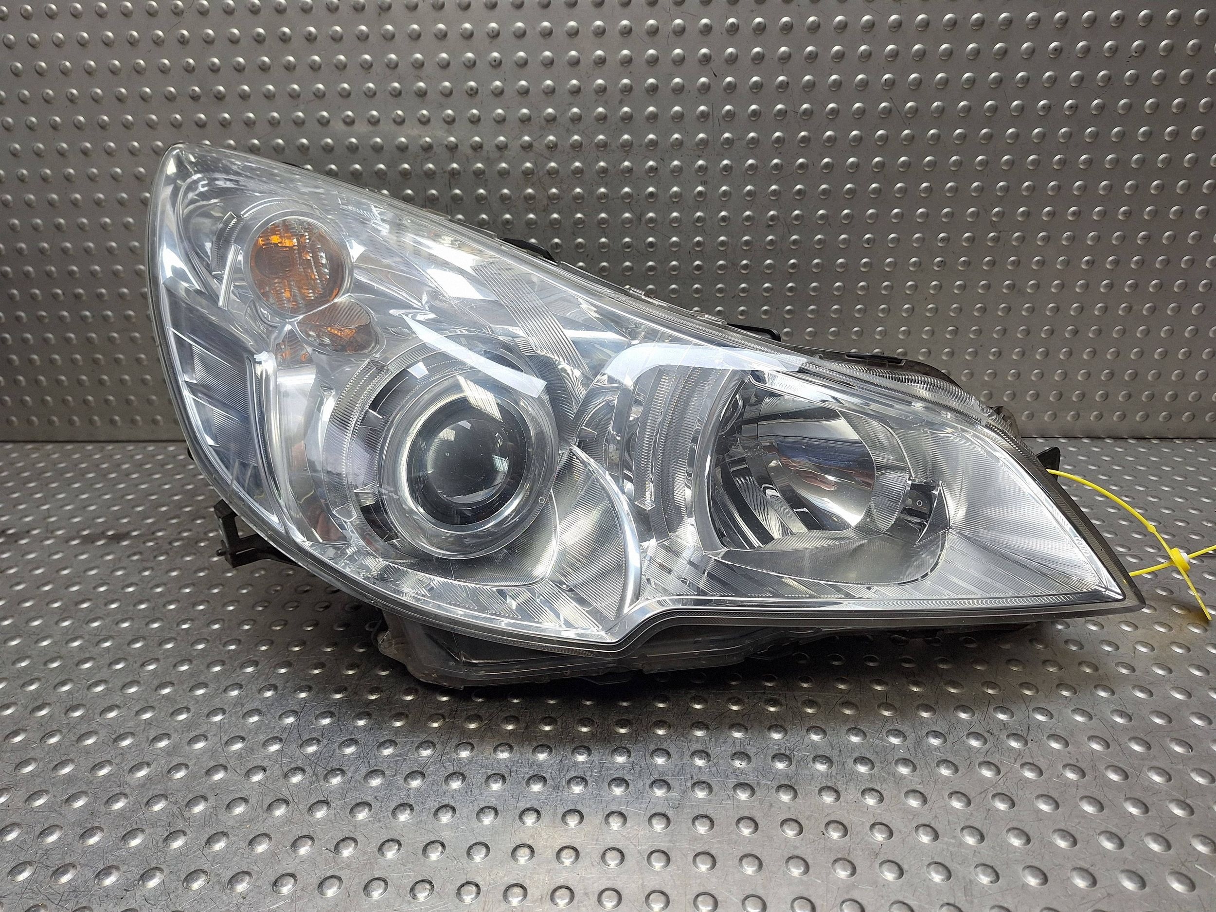 XENON right REFLEKTOR SUBARU LEGACY OUTBACK 09-12 EU