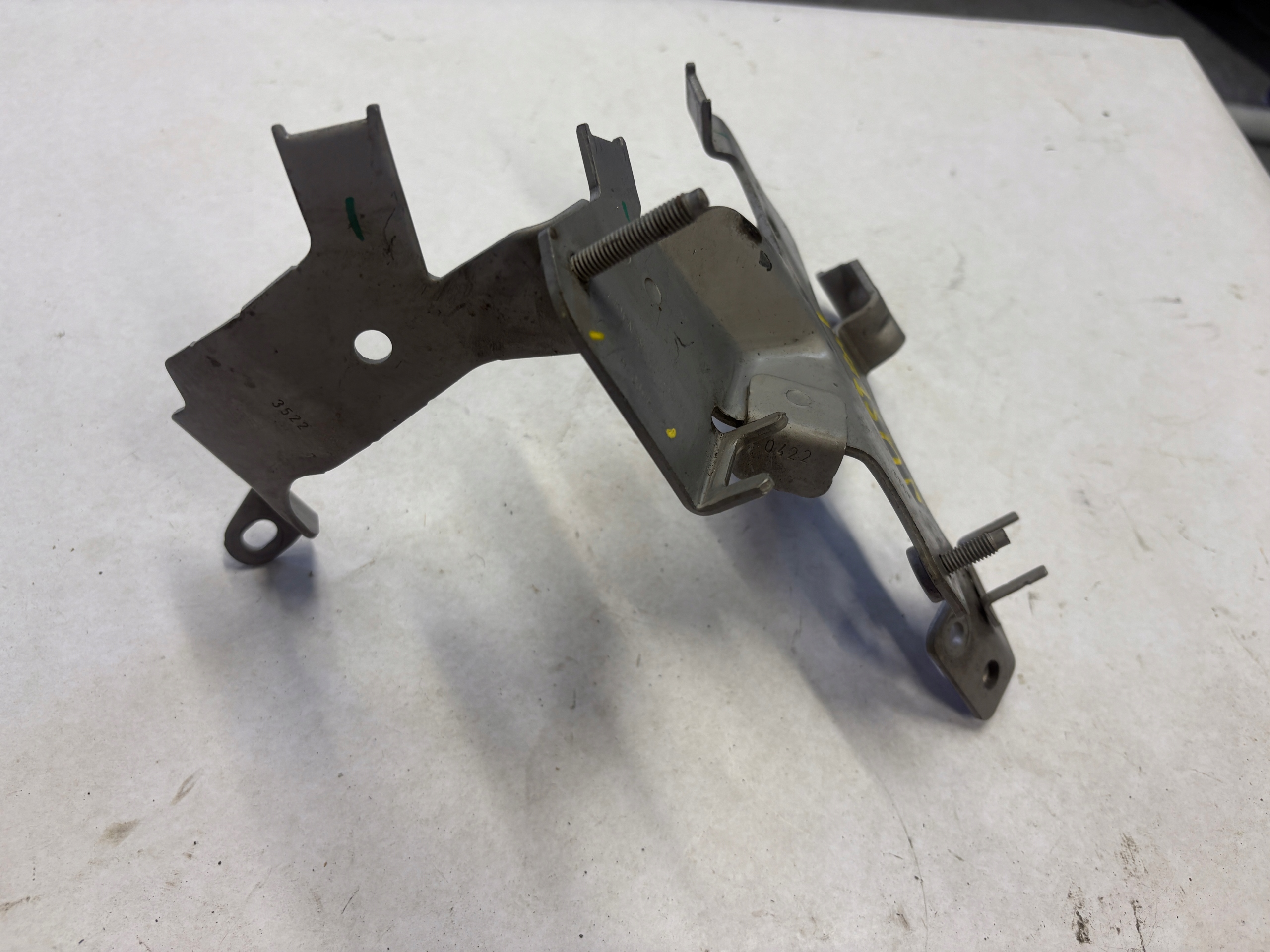 RENAULT AUSTRAL 1,2 E-TECH console holder 227745907R