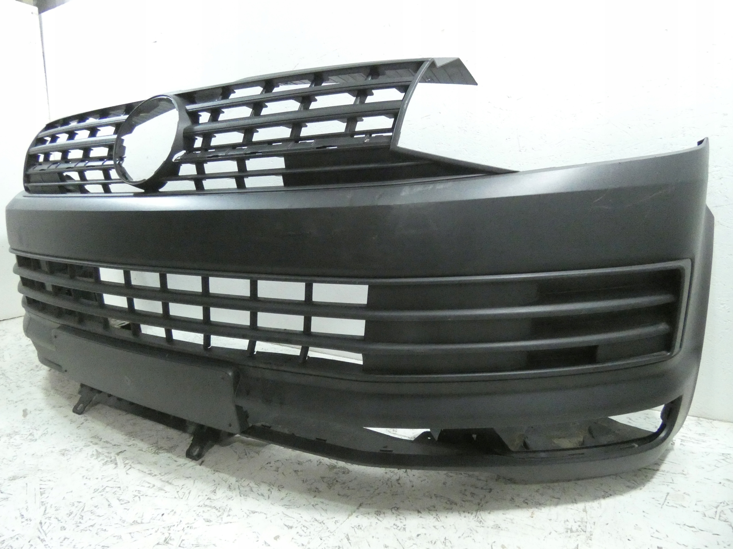 VW T6 lökhárító eleje elsö