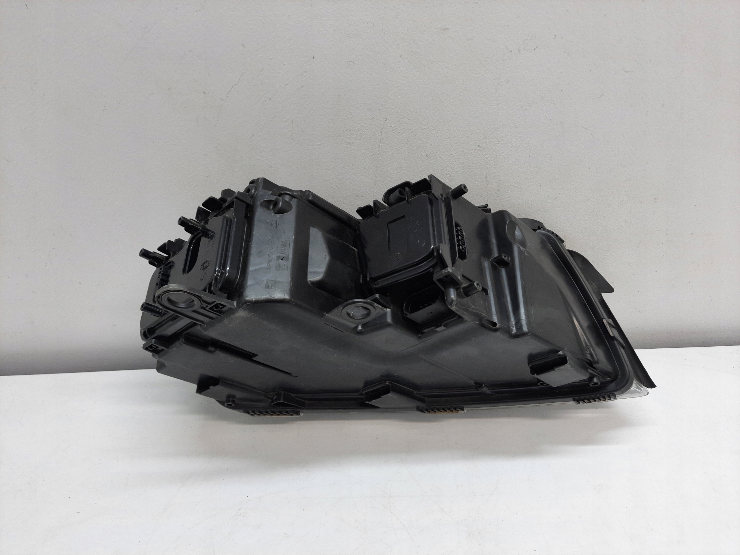 AUDI A8 D3 02-05 BI-XENON non-setting light REFLEKTOR left front original EU