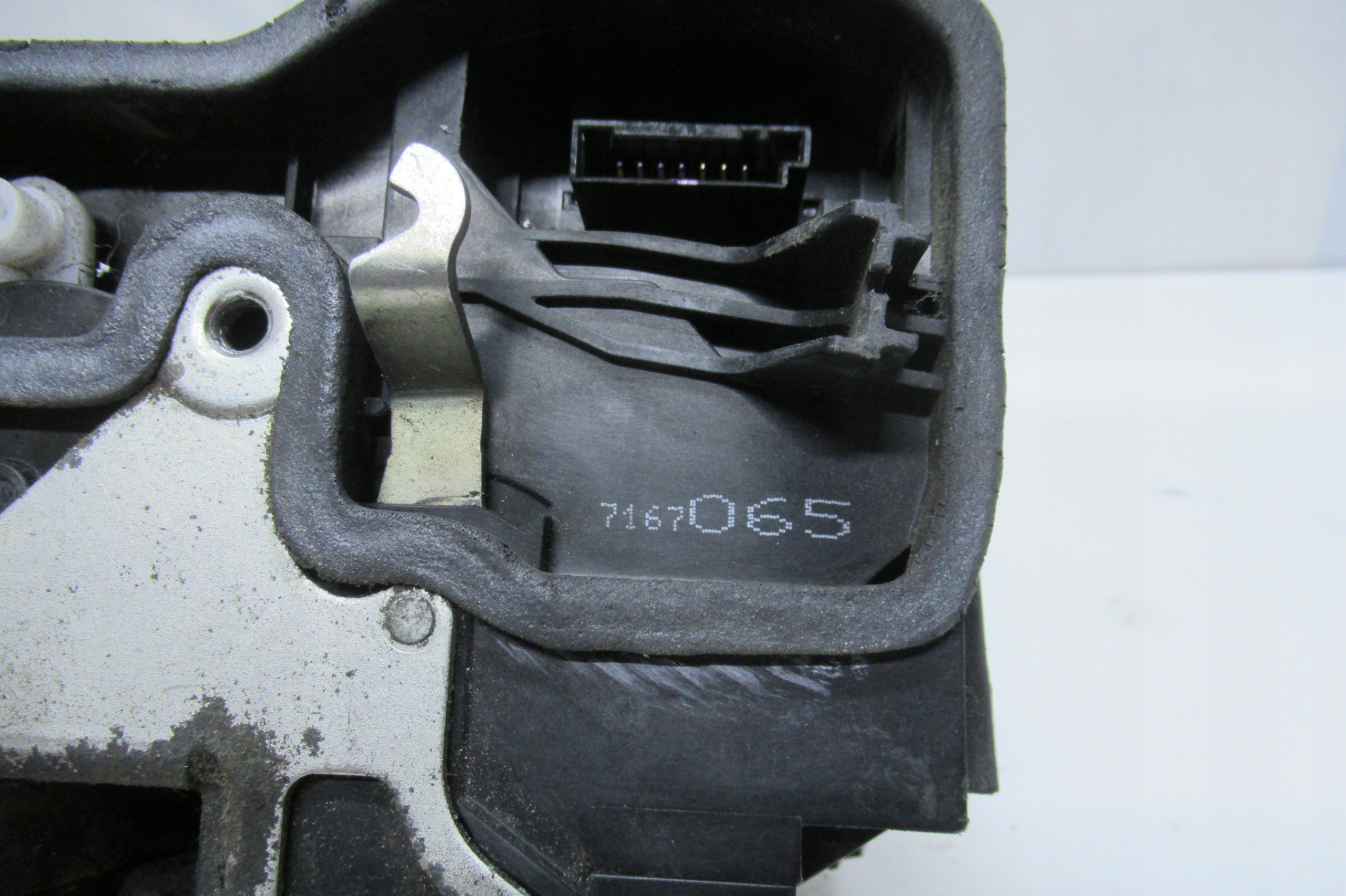 BMW Z4 lock door left front 7167065 7PIN
