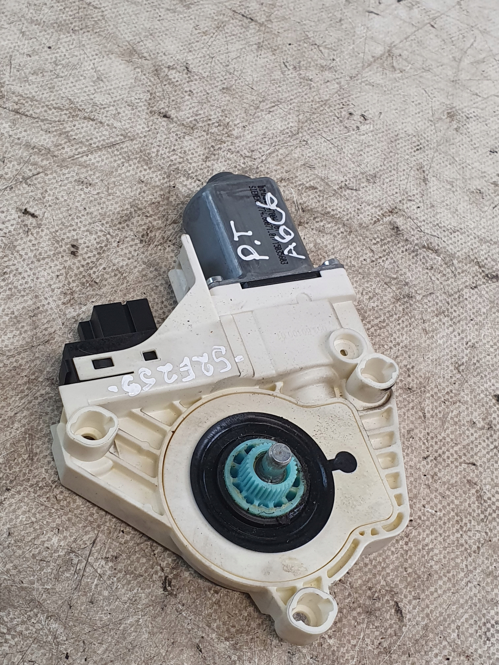 engine lifting windows right rear part OE 4F0959802A AUDI A6 C6 sedan 05r.