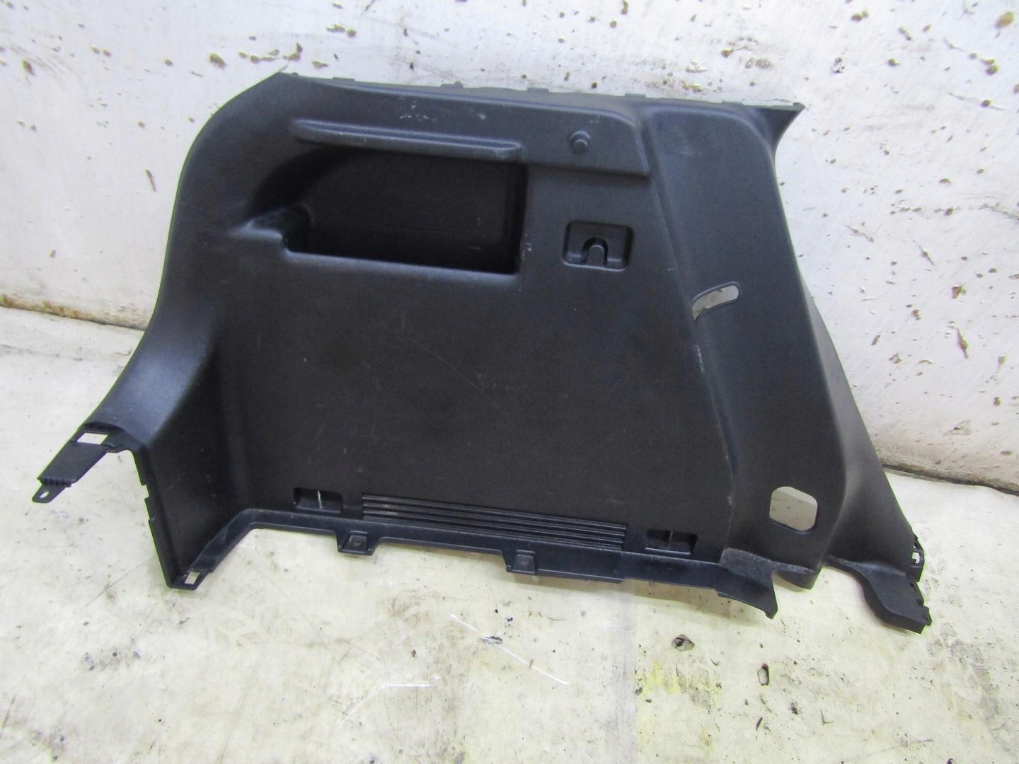 BOCZEK BAGAZNIKA LEWY TYŁ KIA STONIC