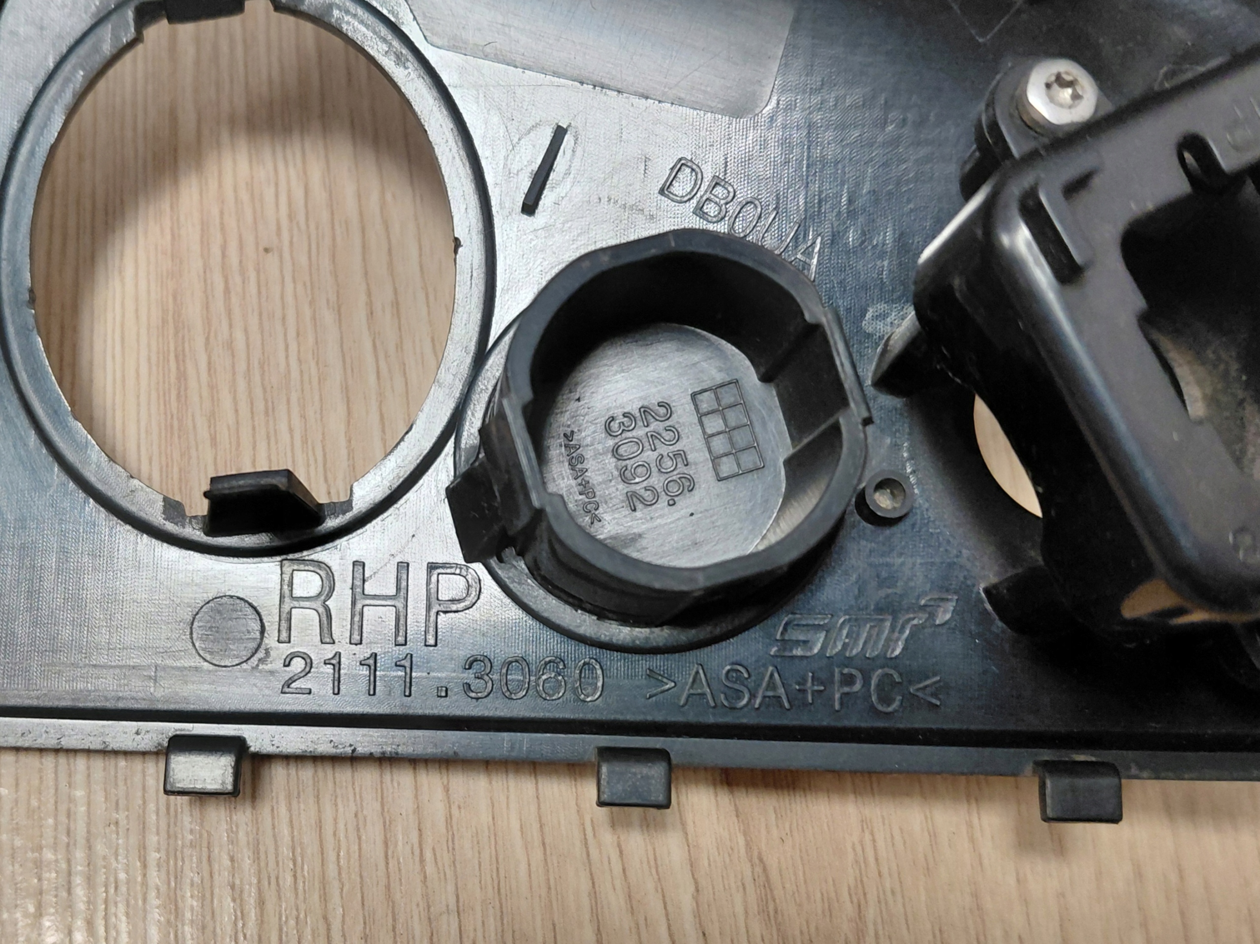 RANGE ROVER VELAR L560 cover lower of the right mirrors KAMERA sensor PDC OE