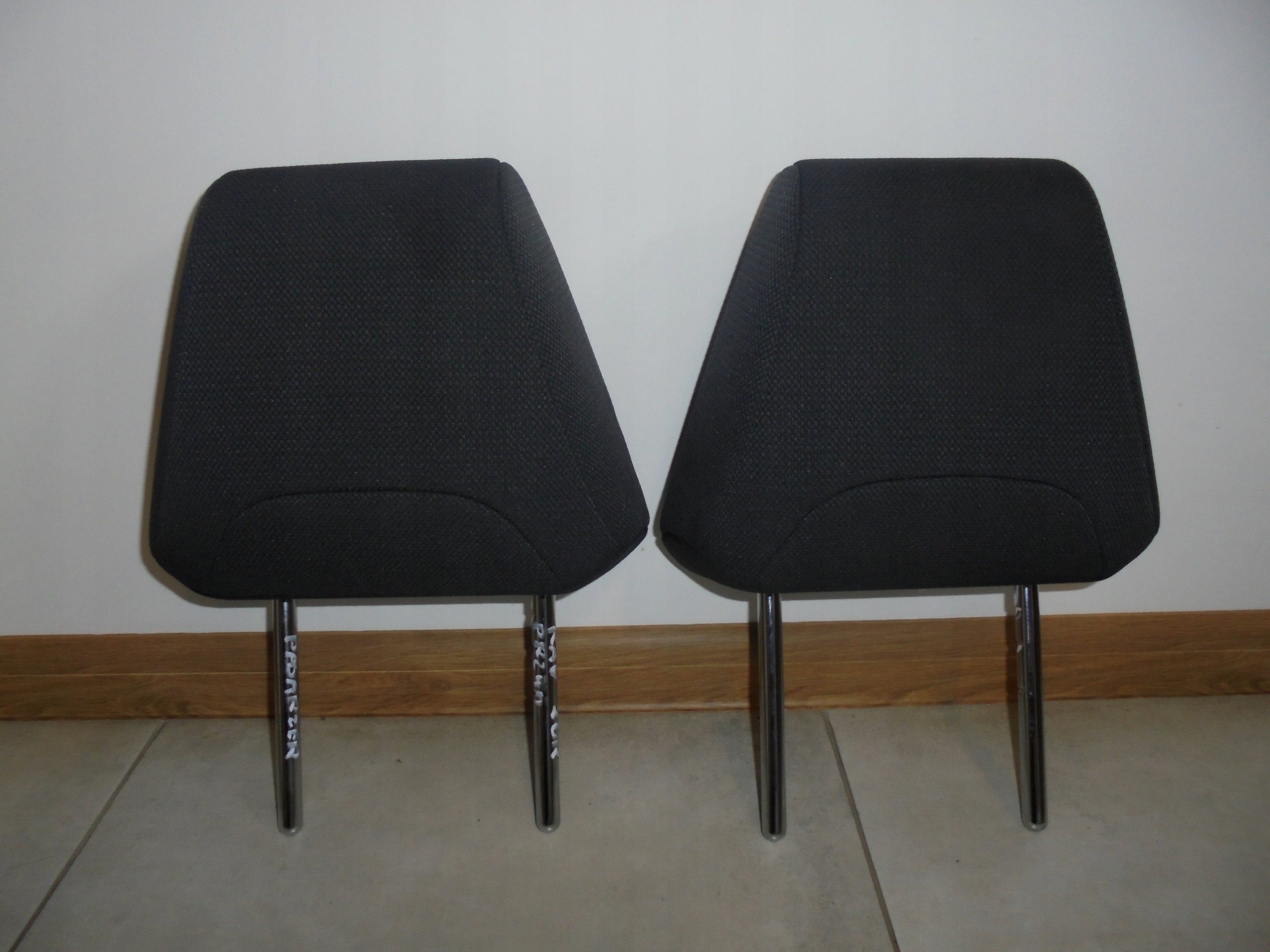 Підголівники L + R передні TOYOTA RAV4 20R MOD 19-21R комп