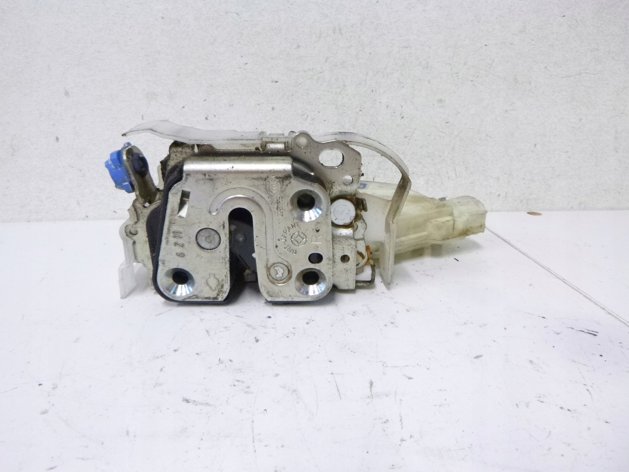 lock door front right Nissan X-Trail T30 80552AA20A 2001-2007