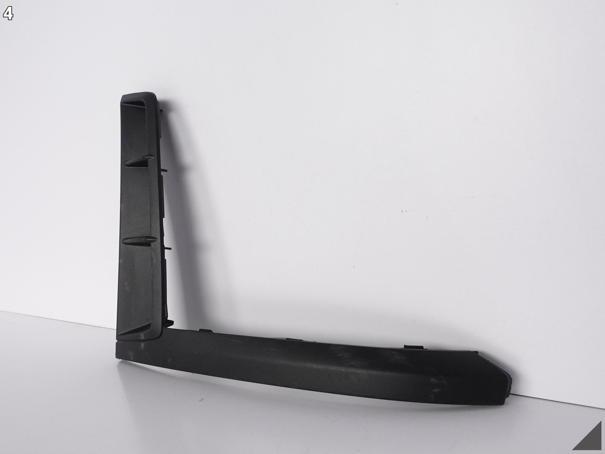 PORSCHE 982 718 GT4 grid intake moulding right front