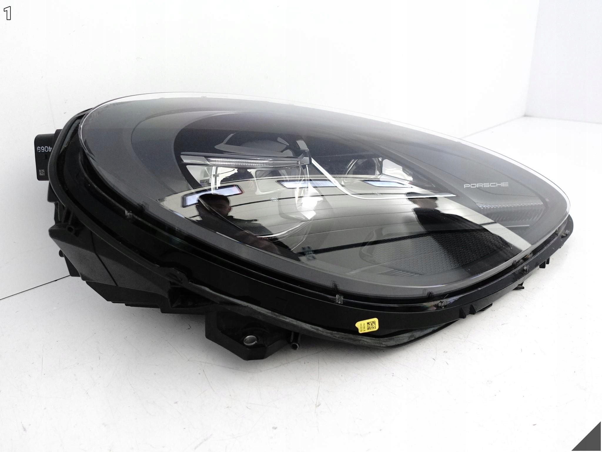 PORSCHE MACAN 95B LIFT 18- light EXCL FULL LED right front EUROPA black