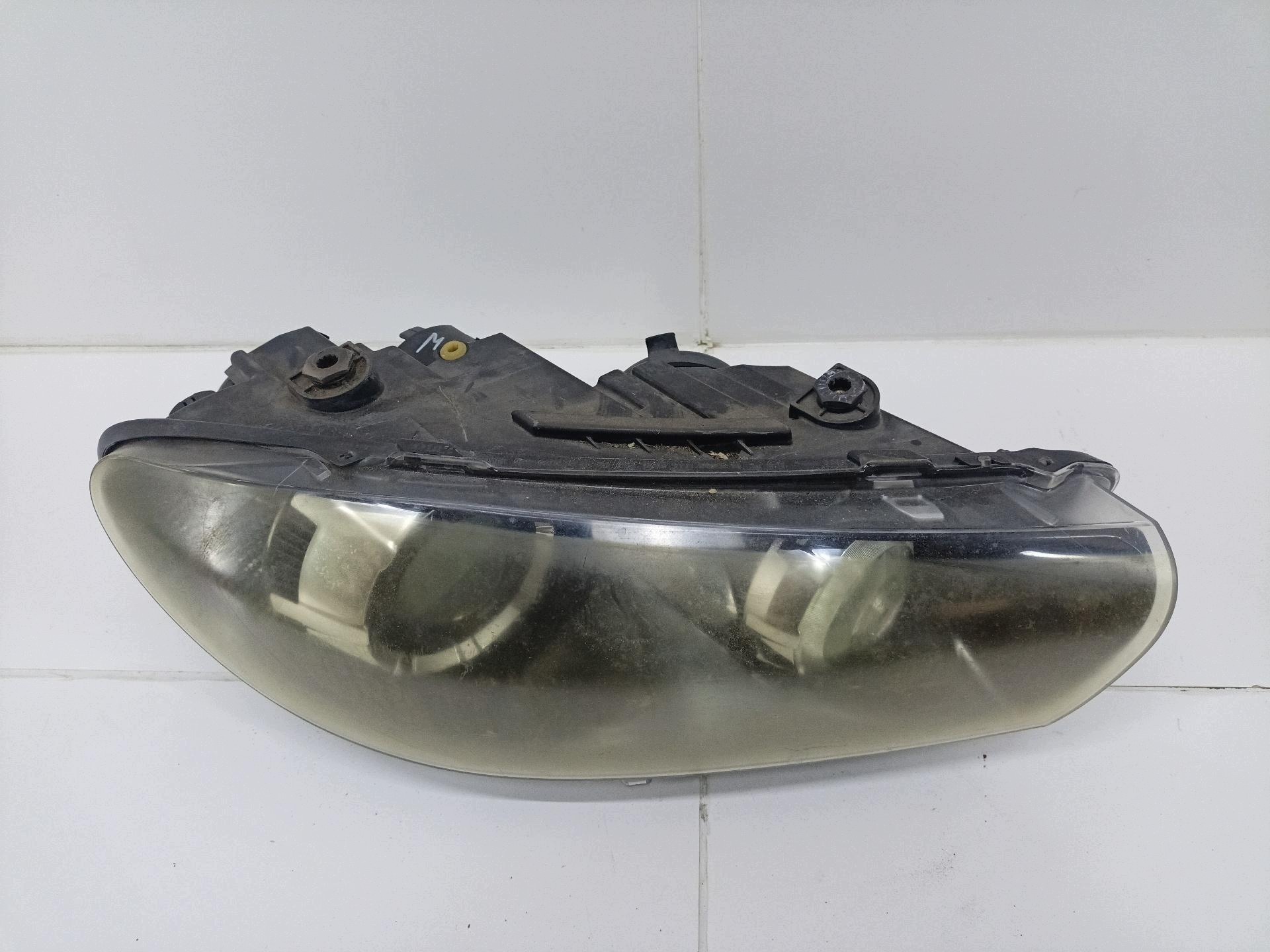 light front Volkswagen Scirocco 3 2009 1K8941032E