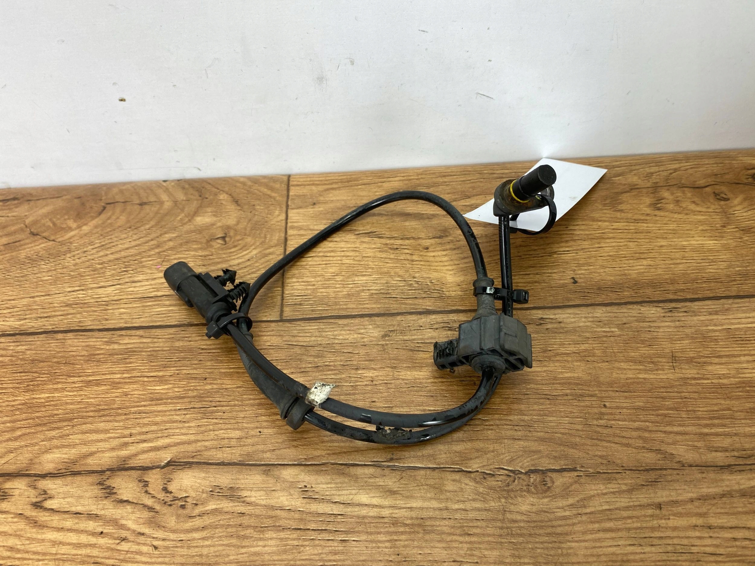 Sensor ABS heck L=P Cadillac Escalade IV 2015+